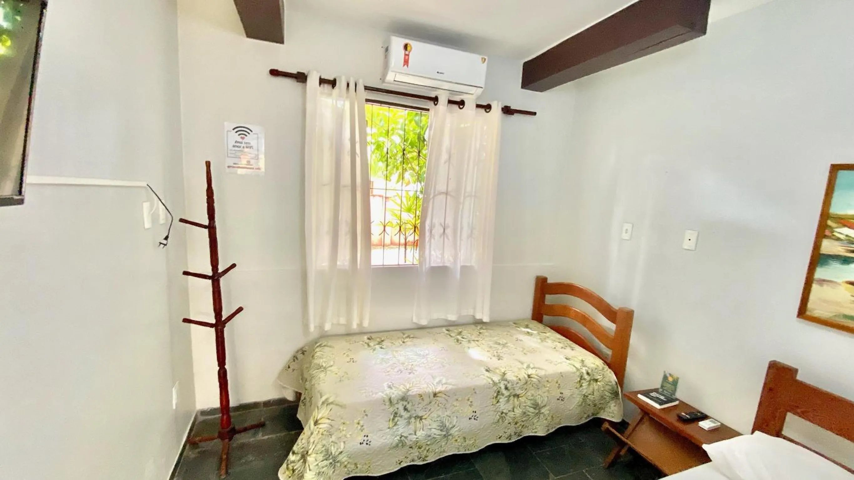 Photo of the whole room, Bed in EcoVila-Zen Bougainville - Hotel Pousada