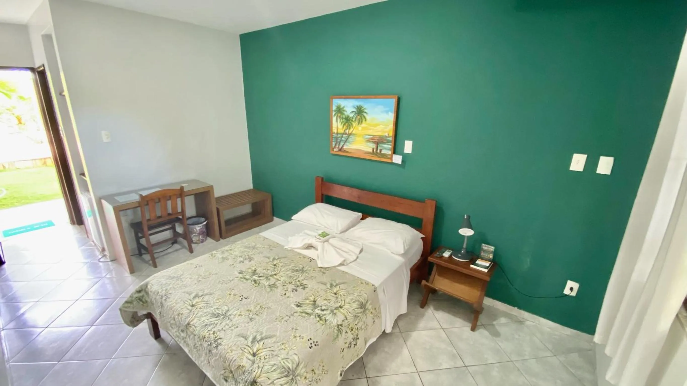 Photo of the whole room, Bed in EcoVila-Zen Bougainville - Hotel Pousada