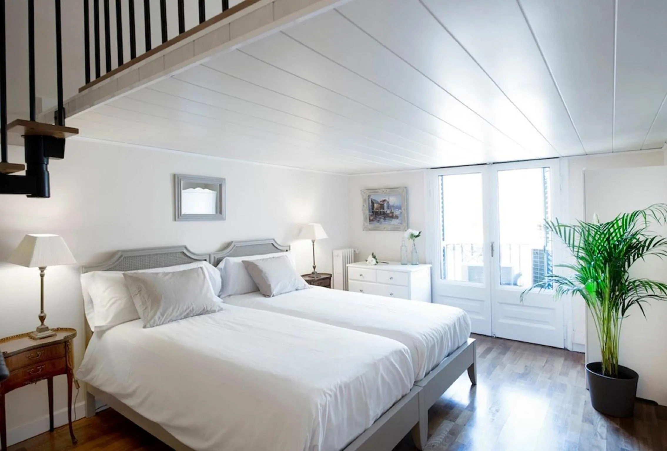 Bedroom, Bed in You Stylish El Born Apartments