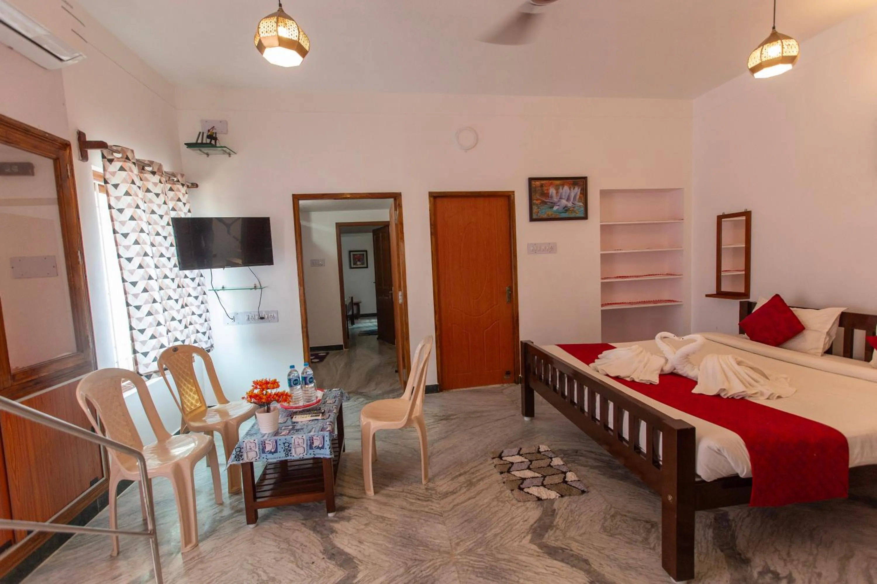 TV and multimedia, Bed in Sunflower Villa