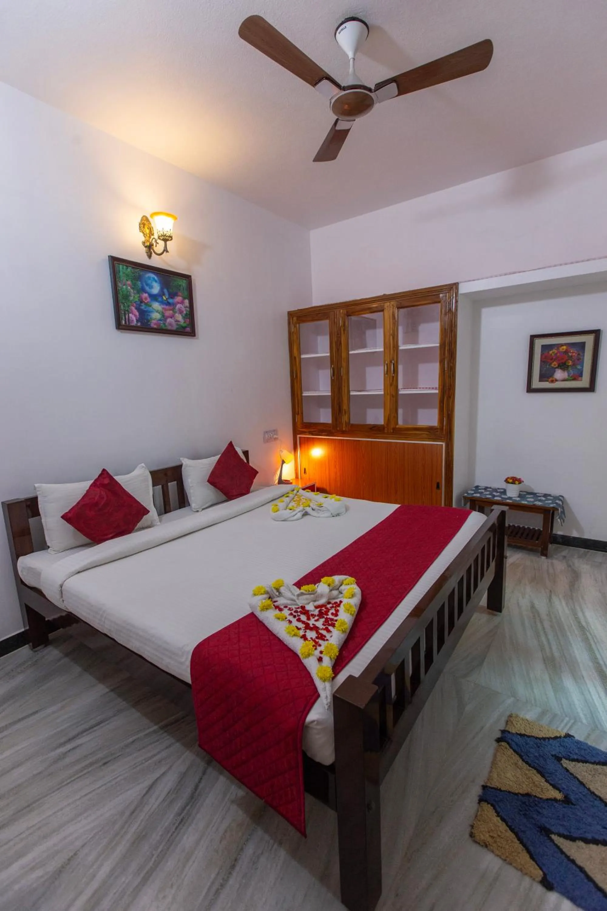 Bedroom, Bed in Sunflower Villa