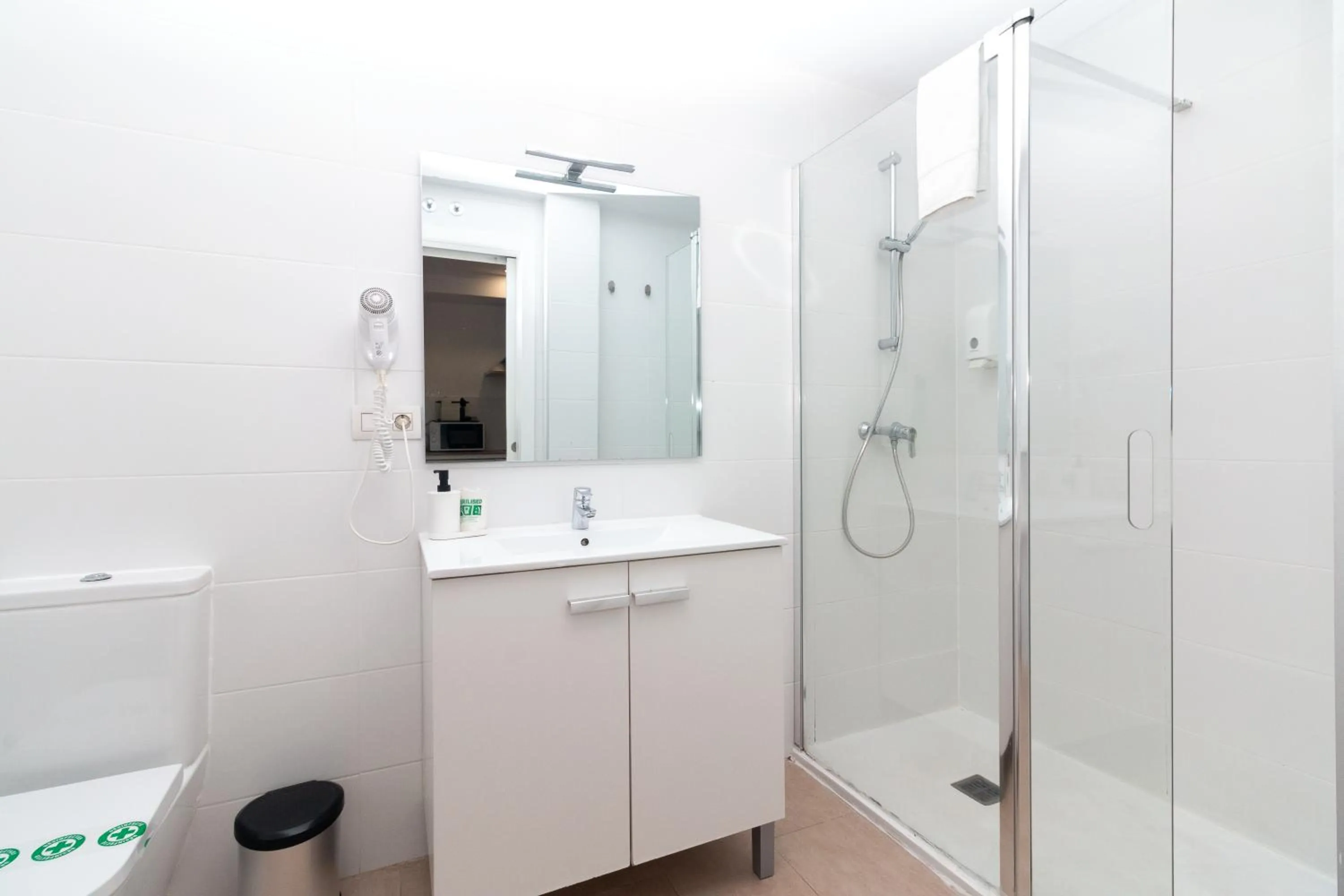 Shower in BET Apartments - Reig
