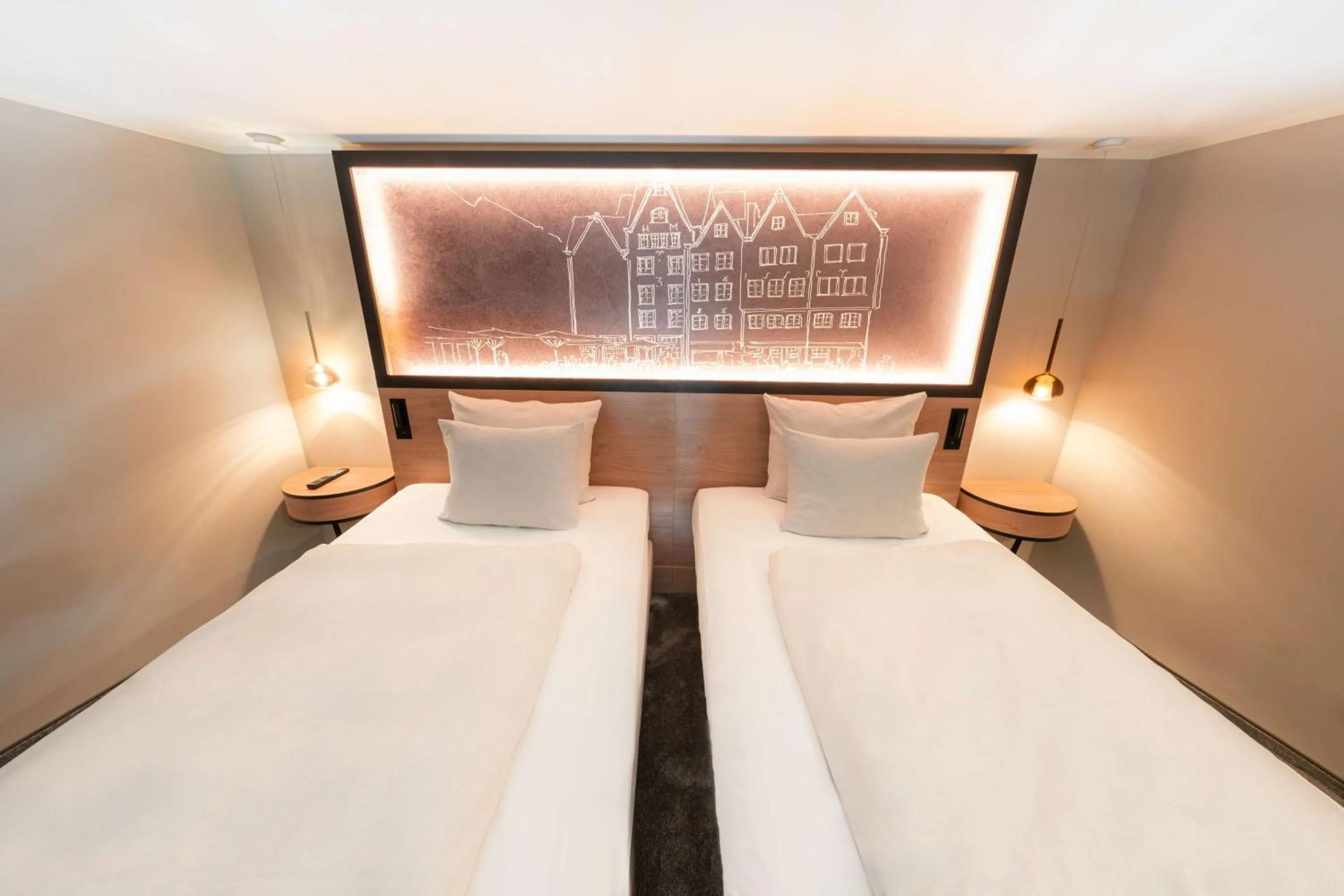 Bed in Wasserturm Hotel Cologne, Curio Collection by Hilton