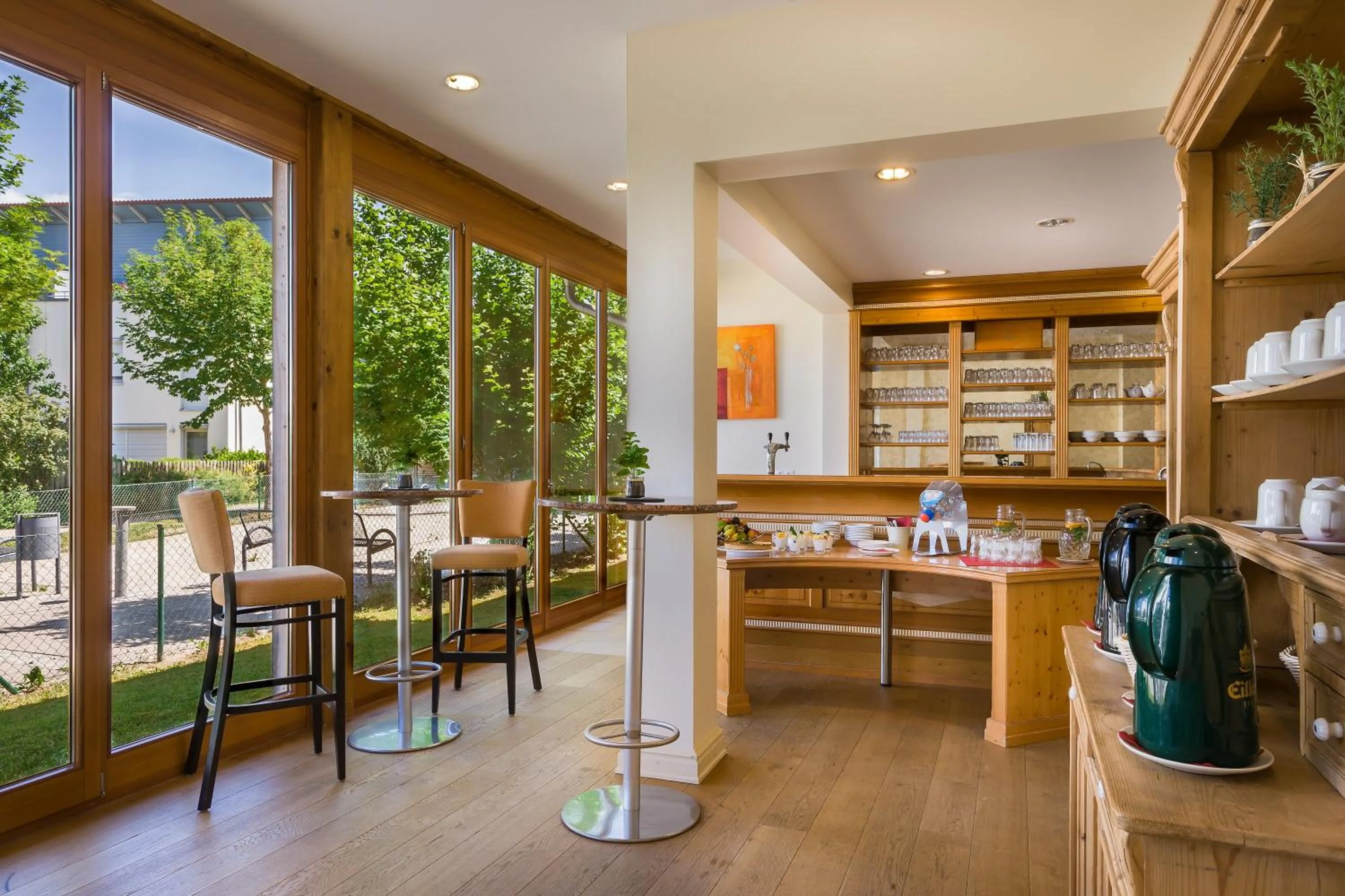 Coffee/tea facilities in Garner Hotel Munich - Messe by IHG