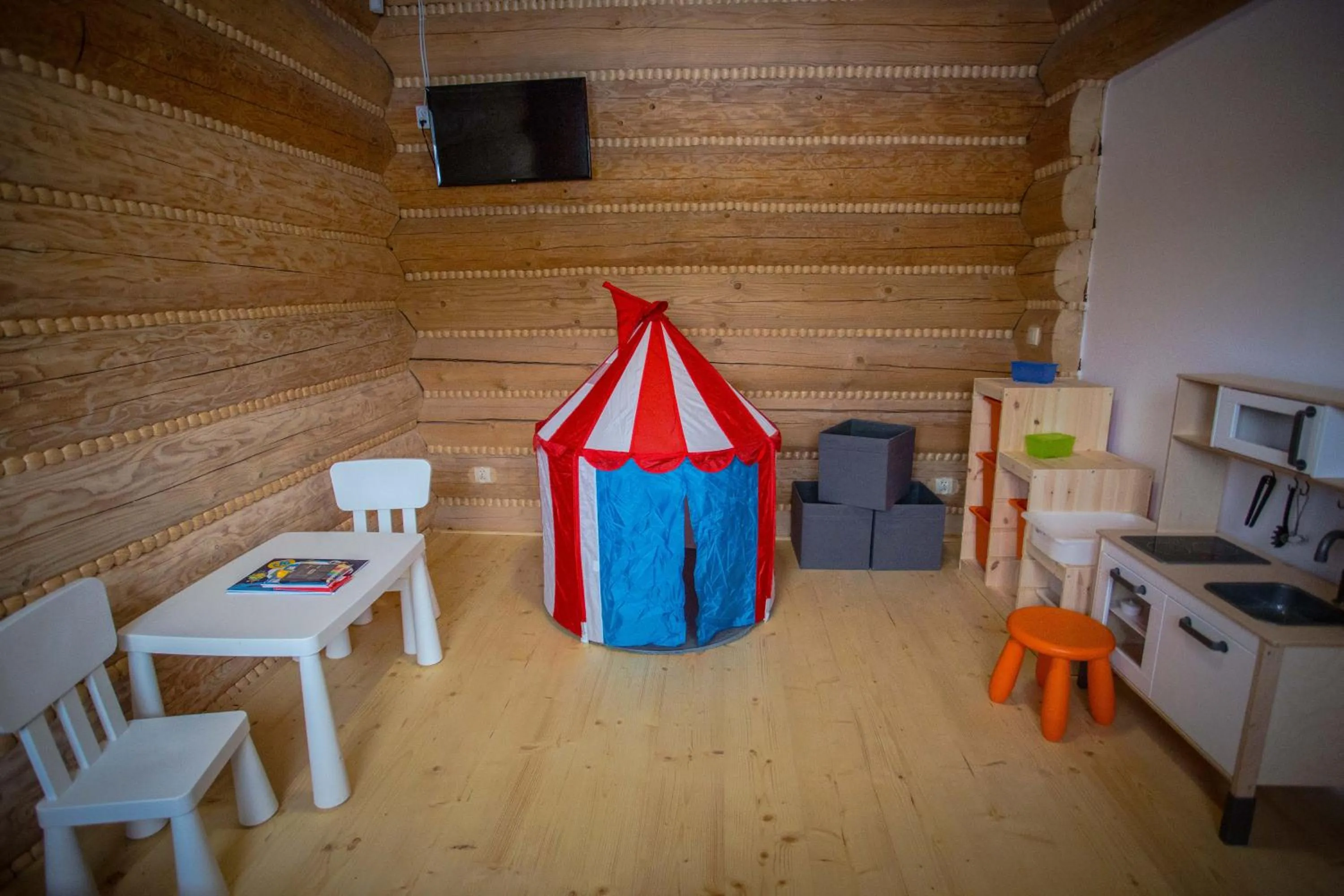 Children play ground in Olza Karczma i pokoje
