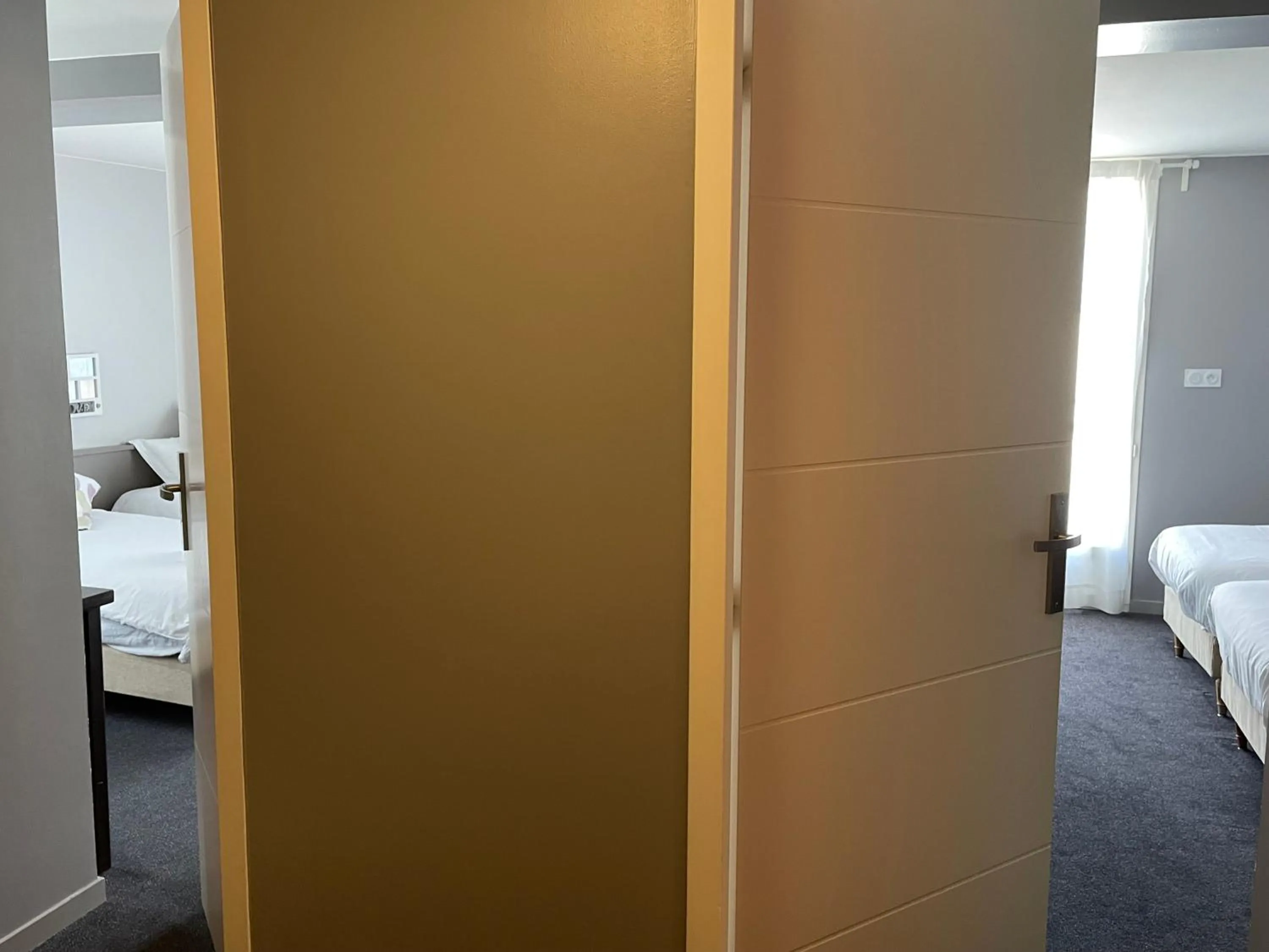 Family, Bed in Logis Hôtel Castel de Mirambel