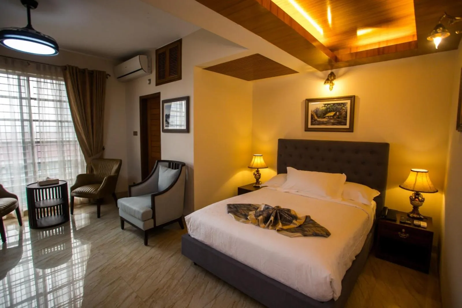 Bed in Shinepukur Suites