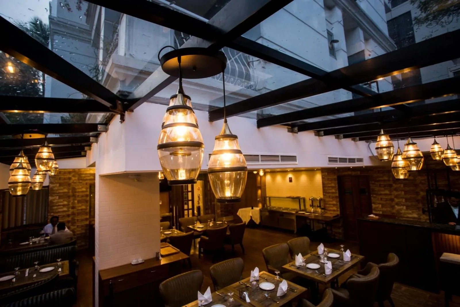 Restaurant/places to eat in Shinepukur Suites