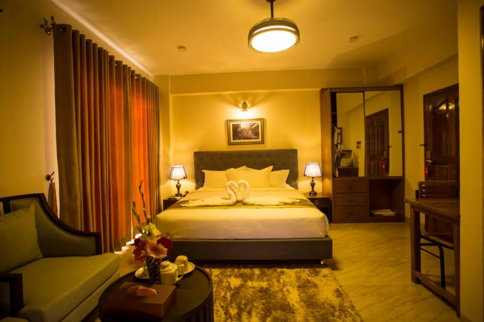 Bed in Shinepukur Suites