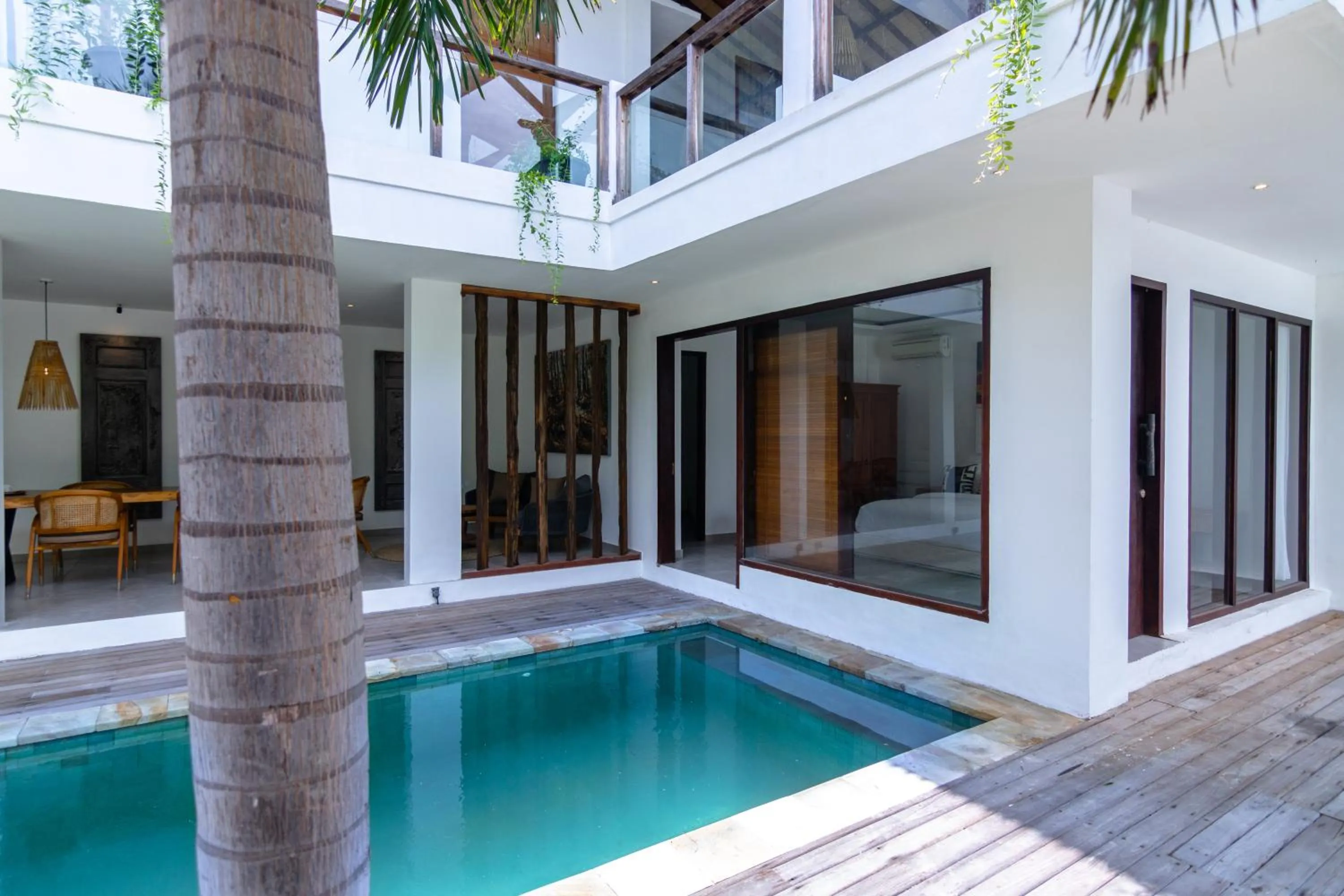 Swimming pool in Nero North