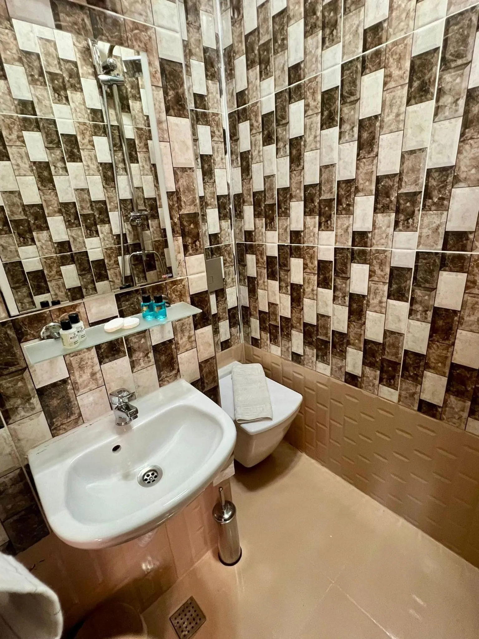 Toilet in April Story Apart Hotel