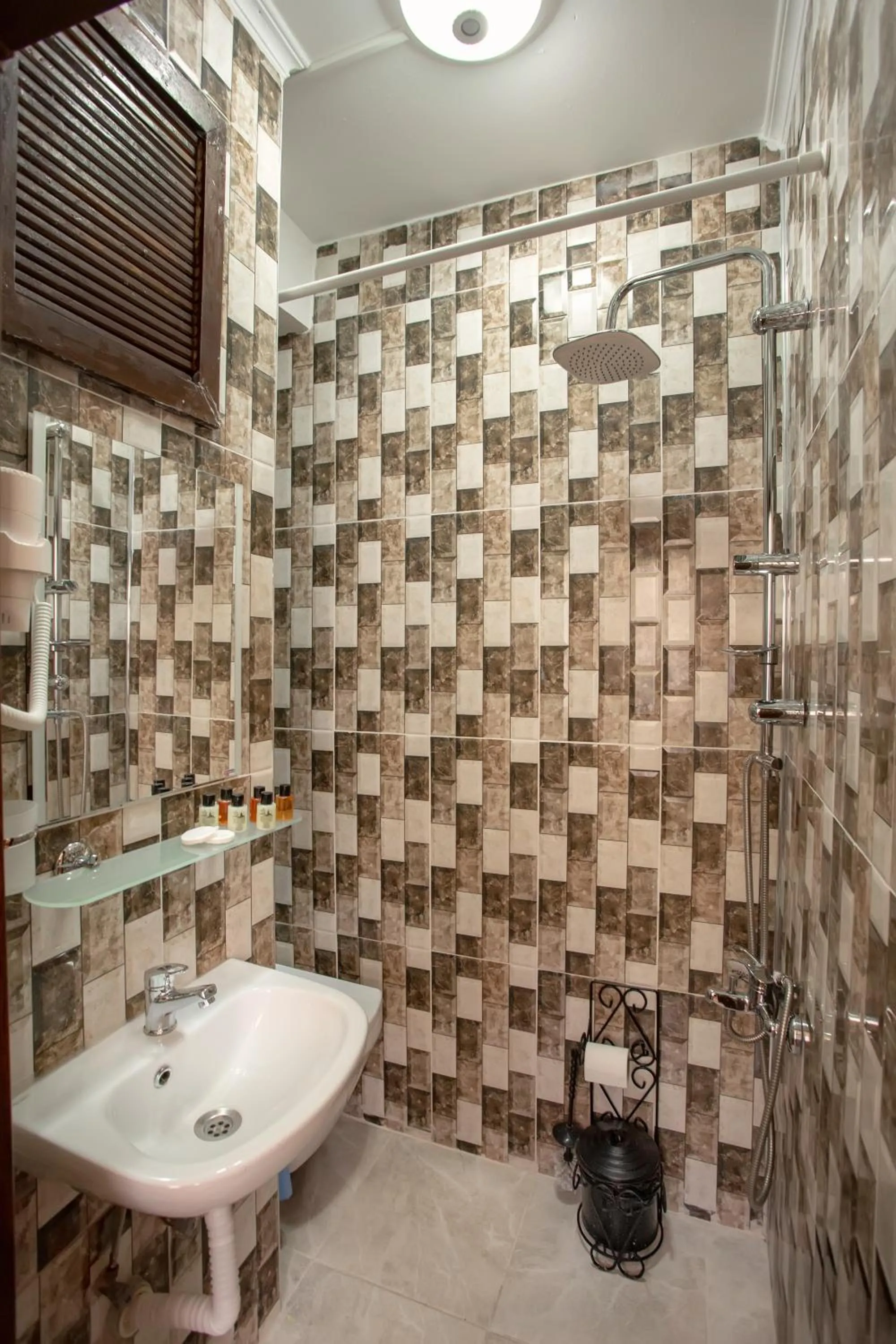 Shower in April Story Apart Hotel