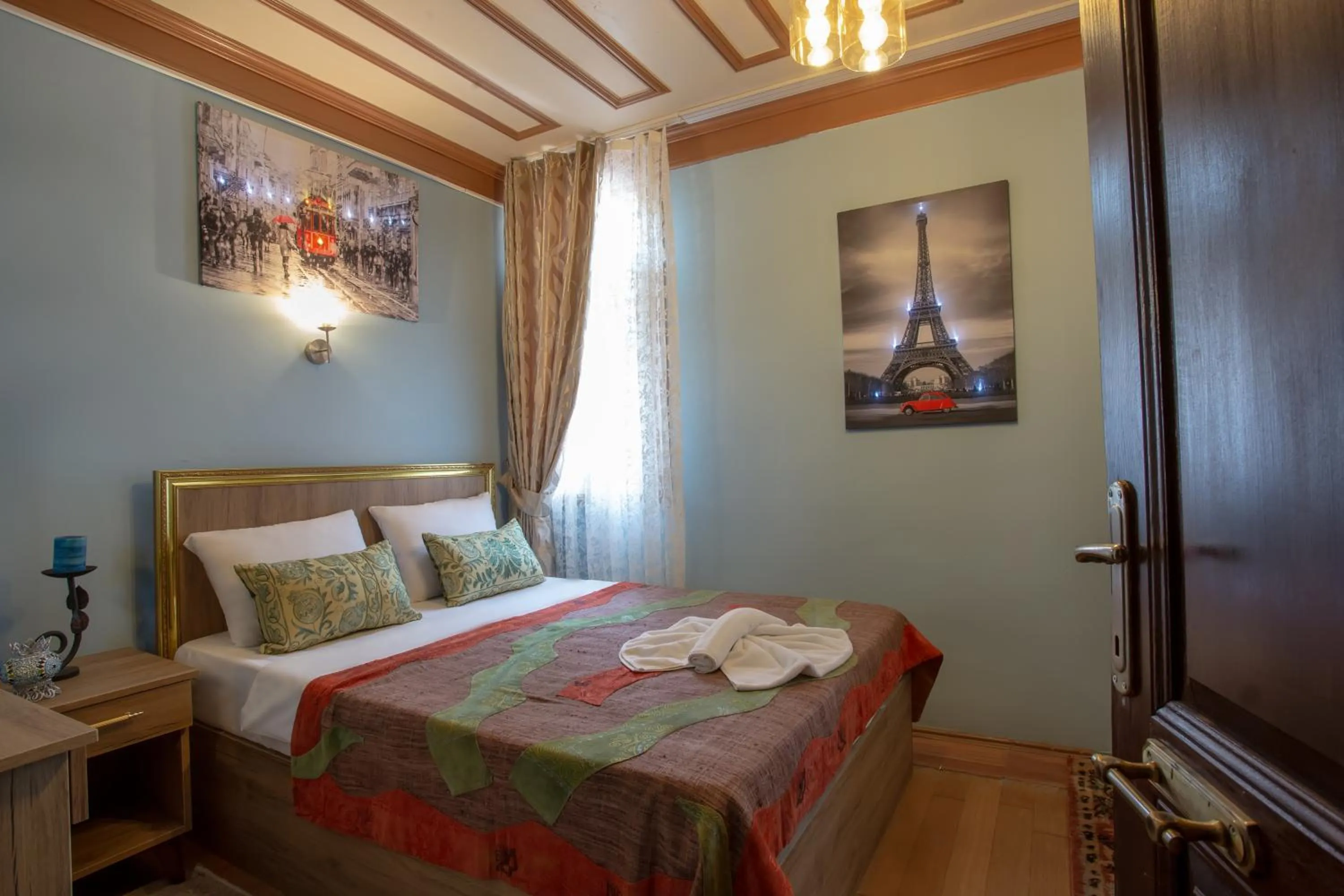 Bed in April Story Apart Hotel