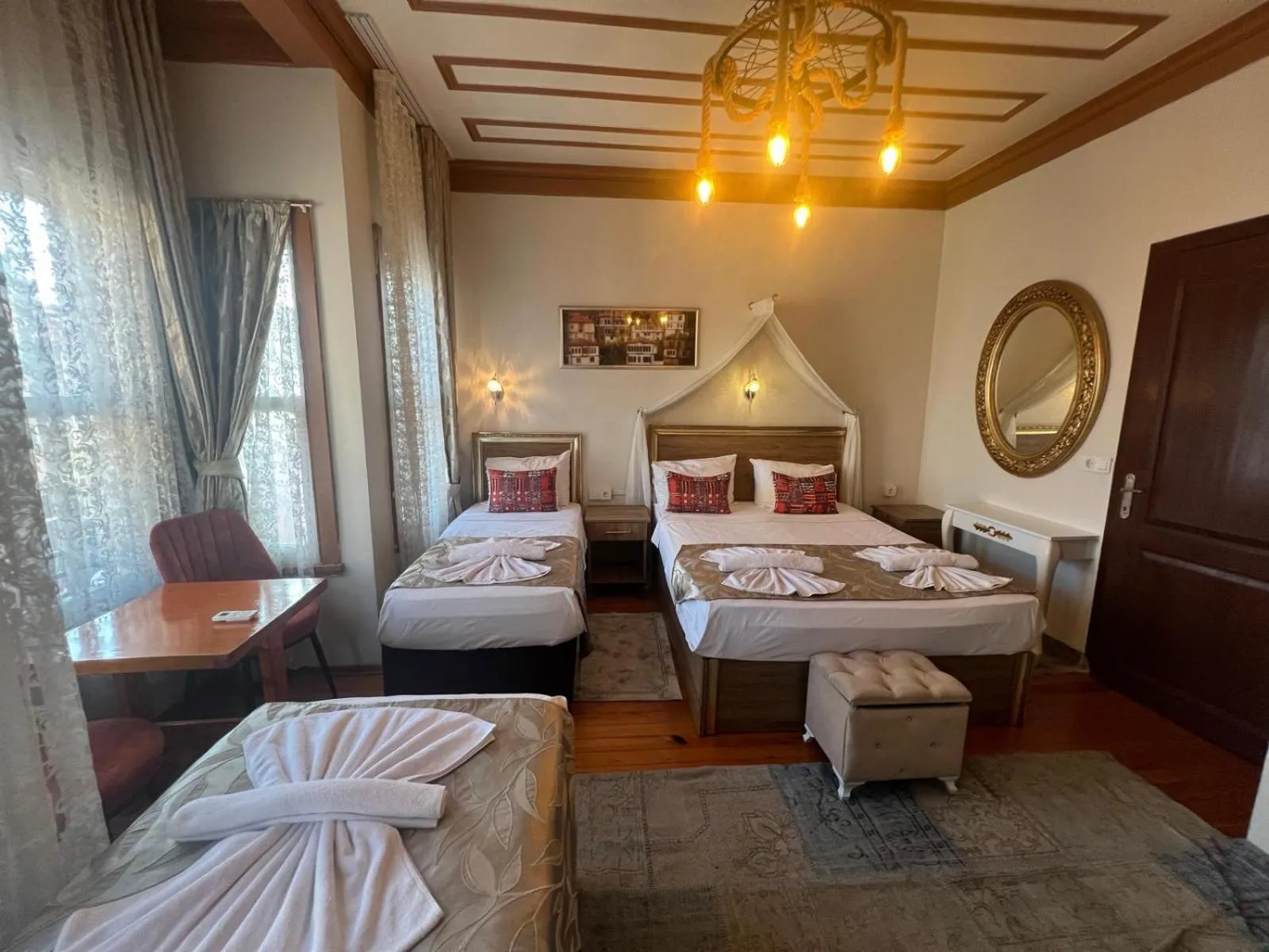 Kitchen or kitchenette, Bed in April Story Apart Hotel