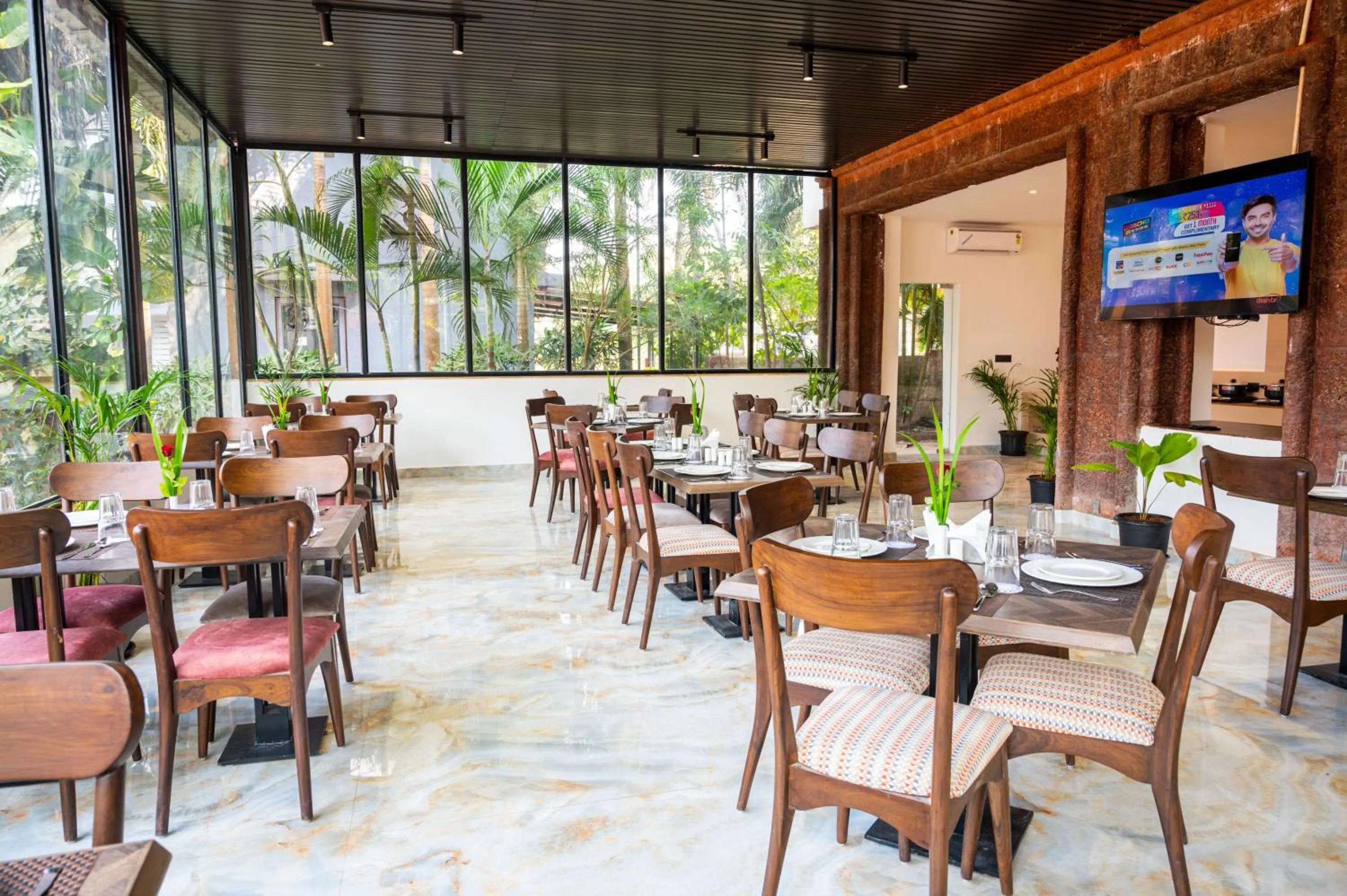 Restaurant/places to eat in Hotel Meraden Opus , Anjuna Beach Goa