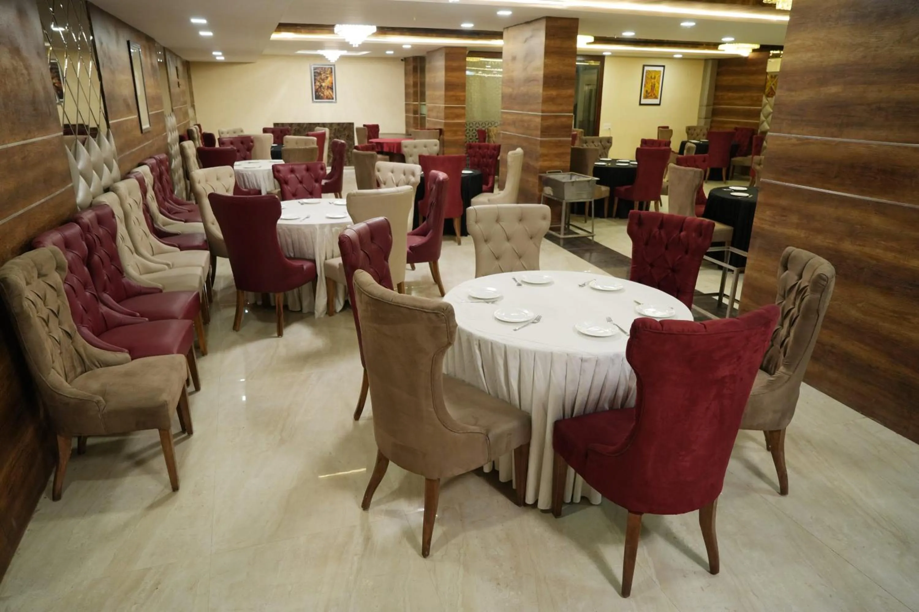 Restaurant/places to eat in Hotel THE LAMP