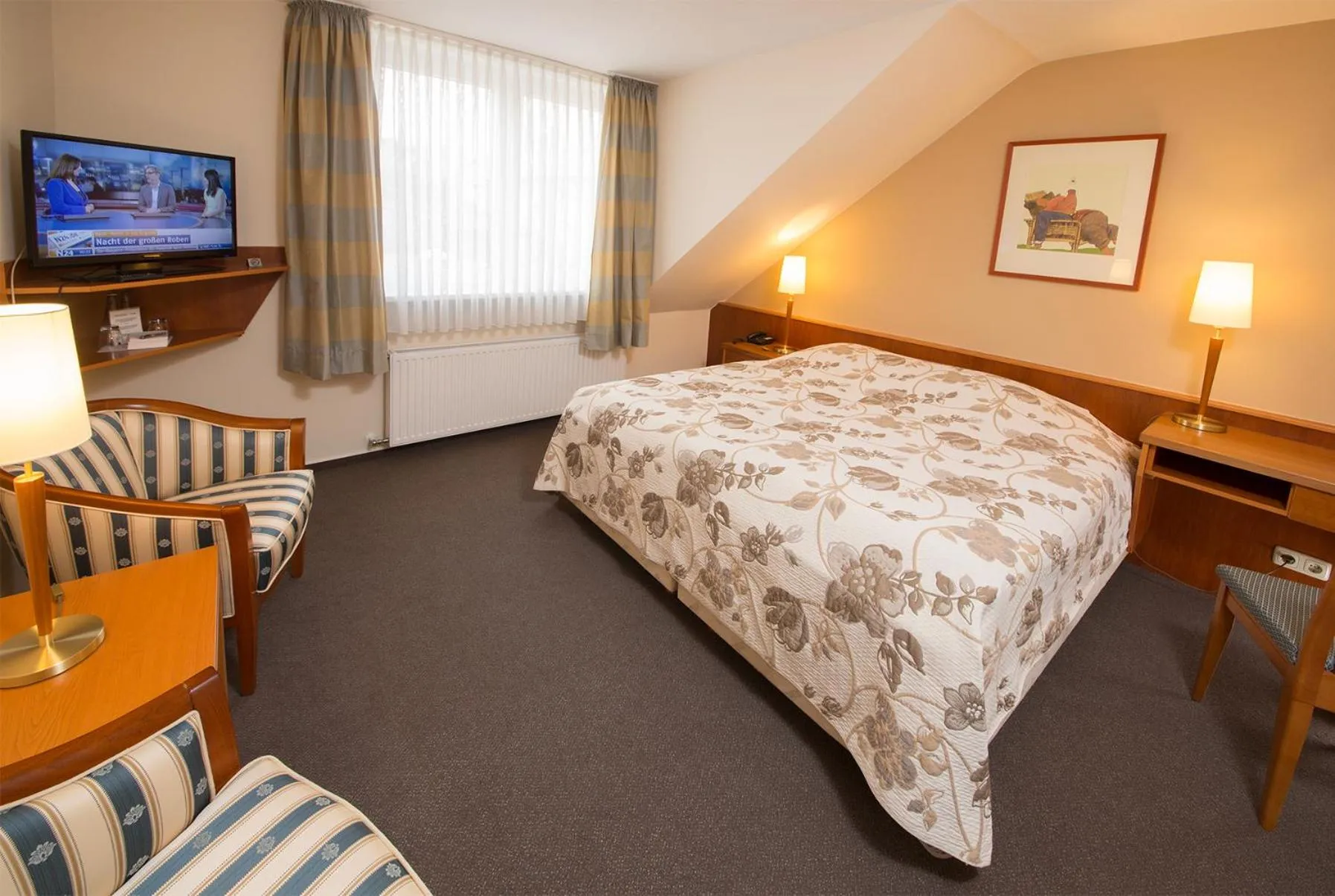 Photo of the whole room, Bed in Hotel Bremer Hof