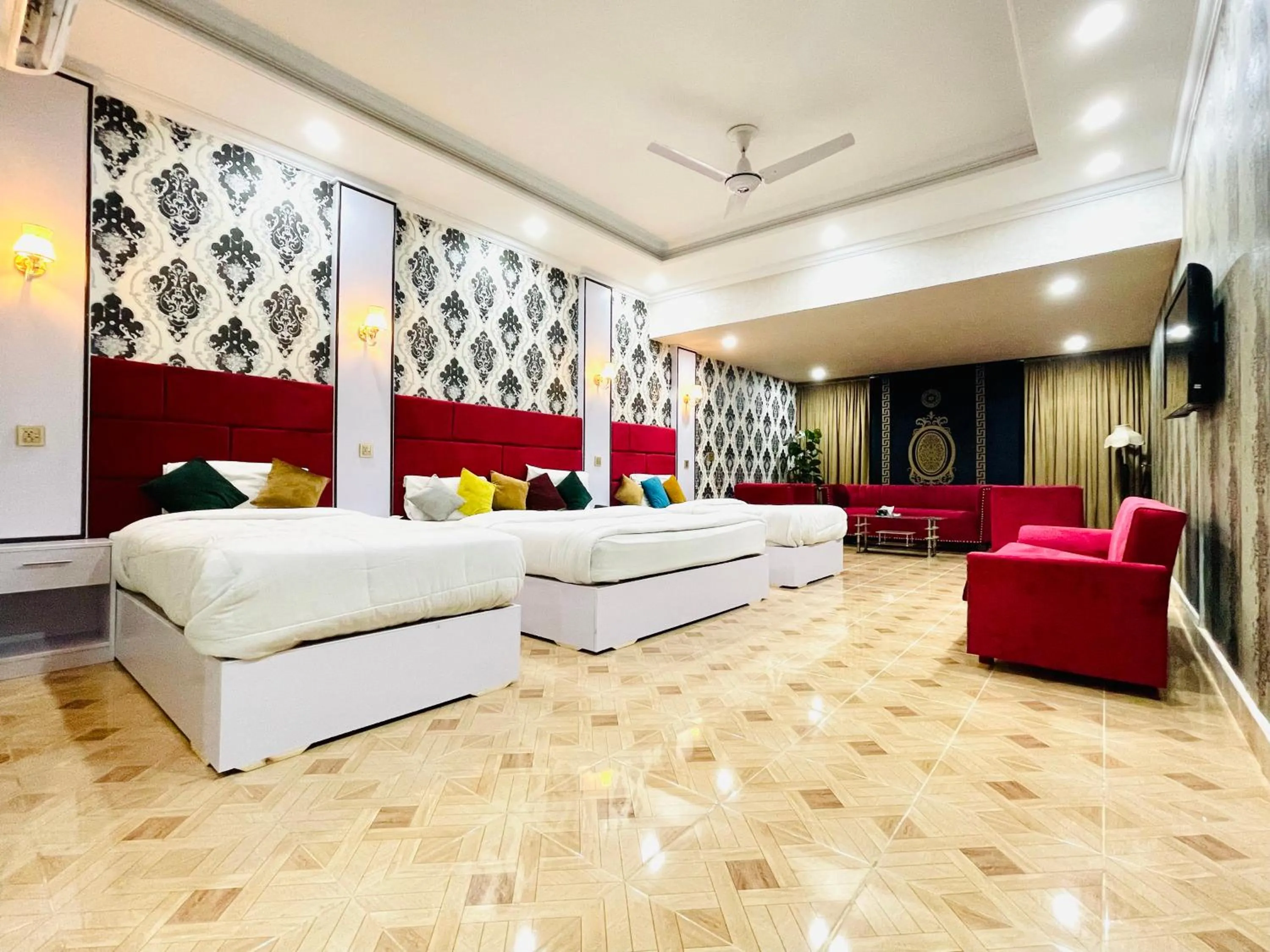 Shower in Hotel Serena Palace