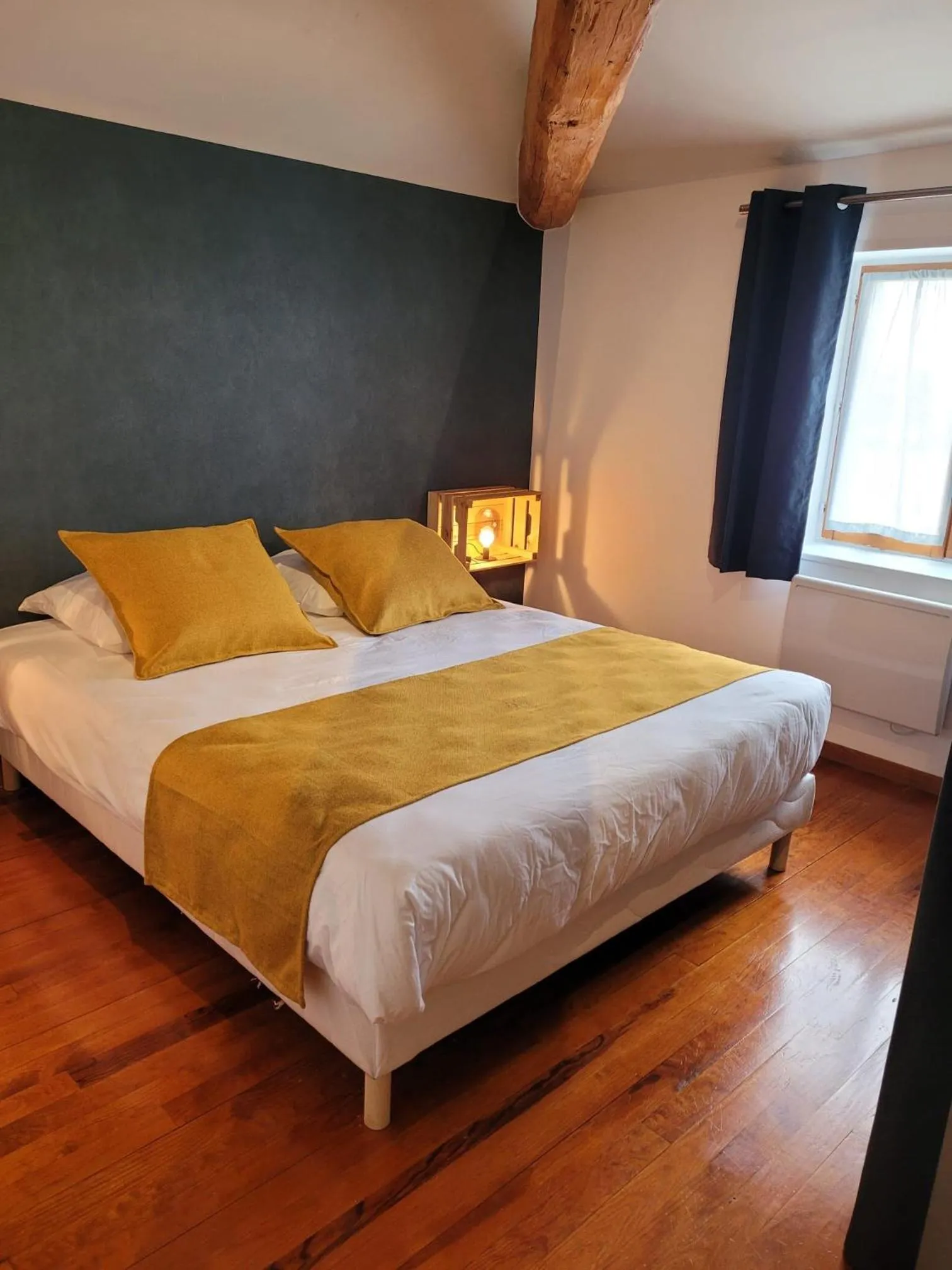 Bedroom, Bed in Les chambres de la Cotinière - Bord de Saône - St Jean de Losne
