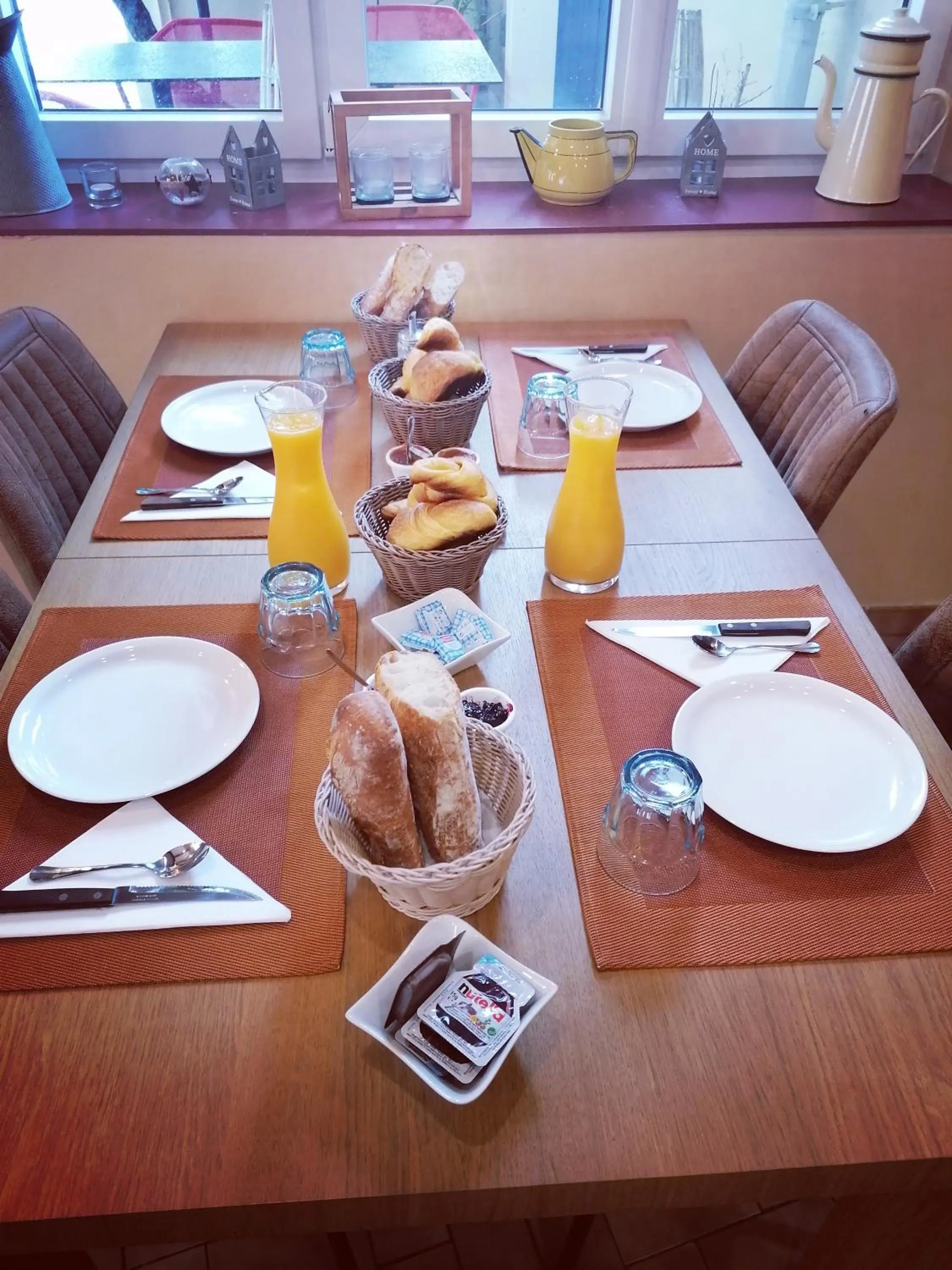 Breakfast in Les chambres de la Cotinière - Bord de Saône - St Jean de Losne