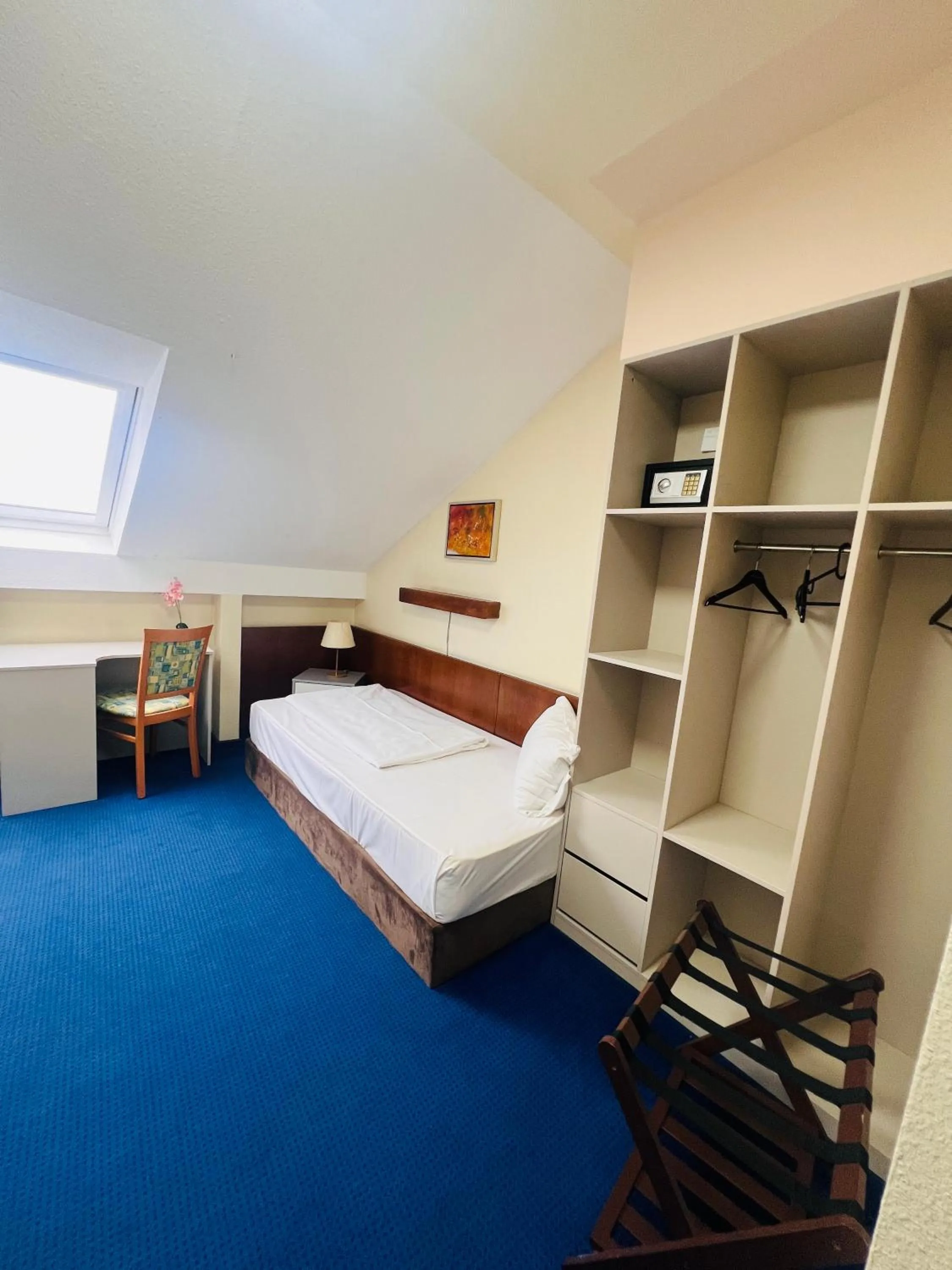 Bed in Hotel Am Flughafen