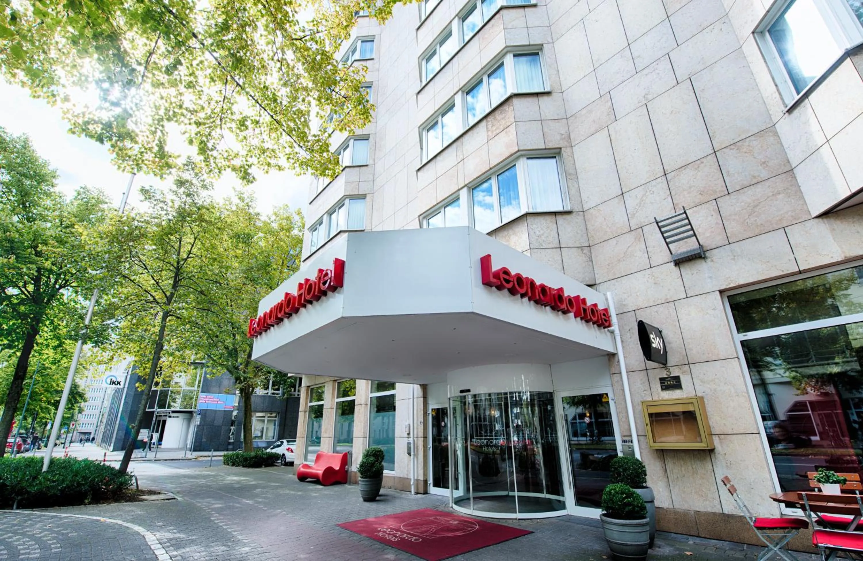 Facade/entrance in Leonardo Hotel Düsseldorf City Center