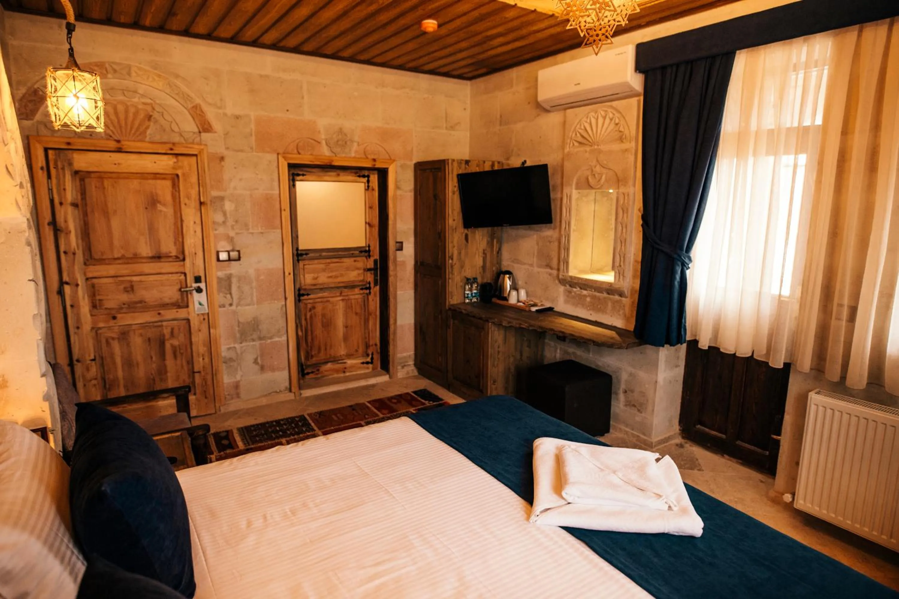 Photo of the whole room, Bed in Wonder of cappadocia