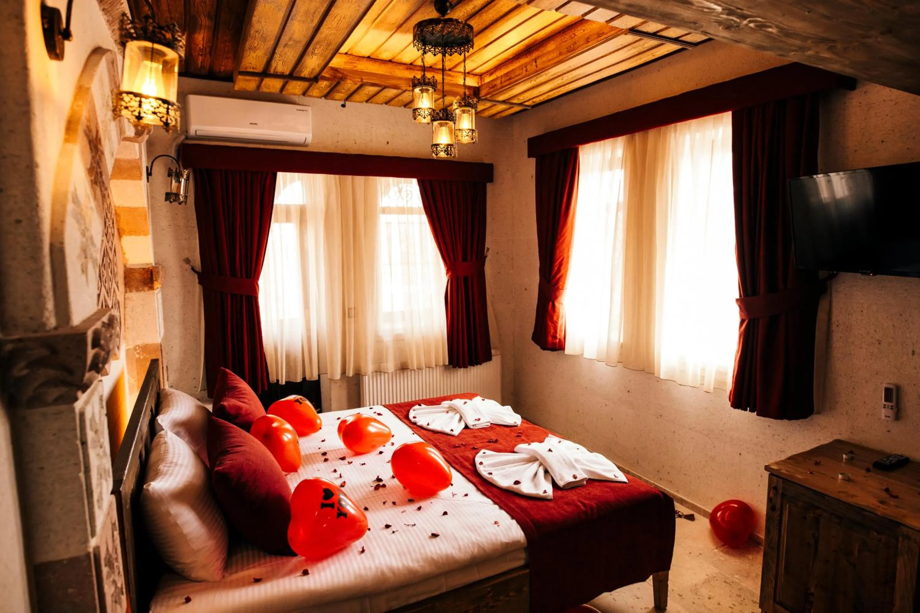 Photo of the whole room, Bed in Wonder of cappadocia