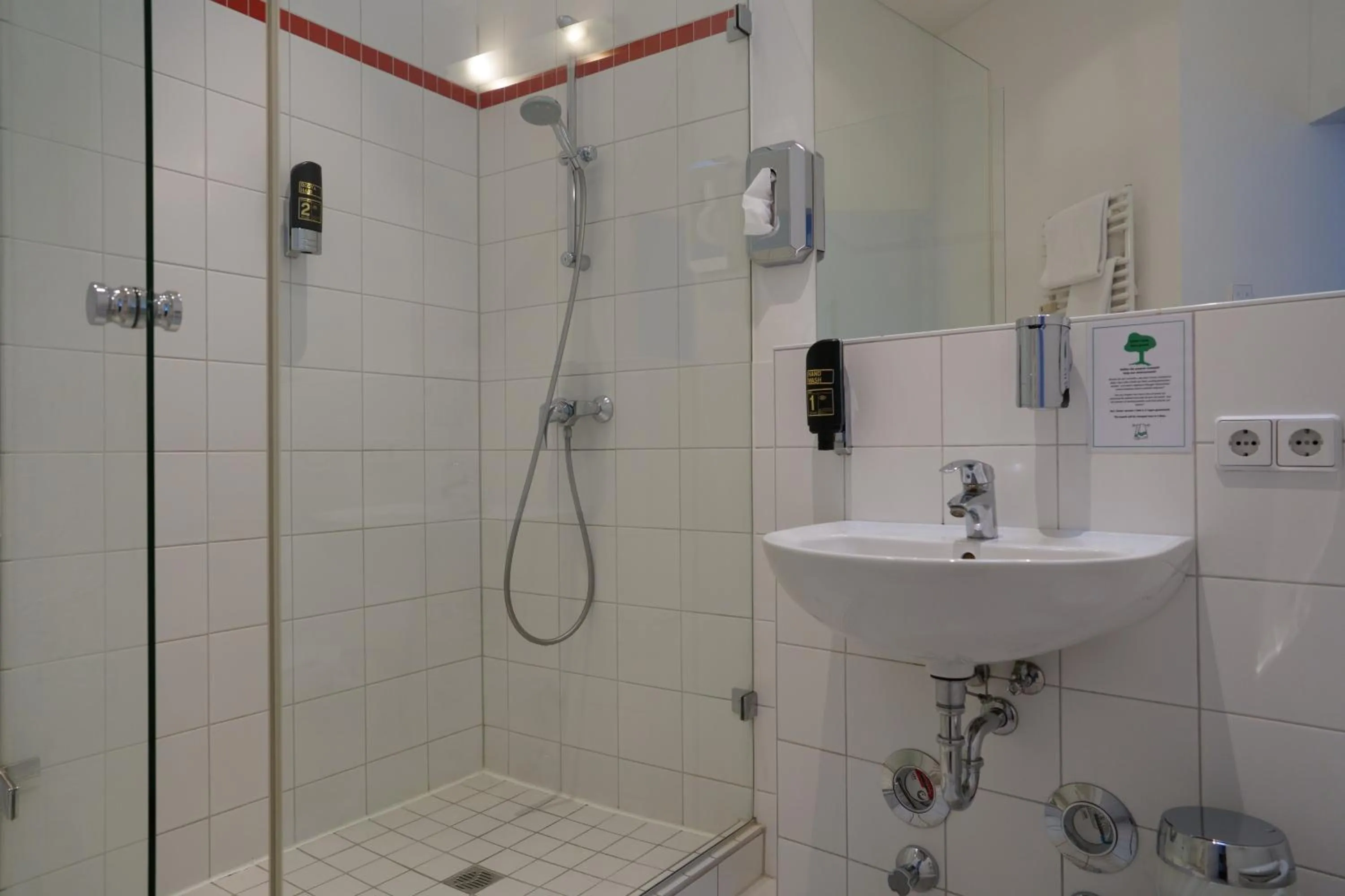 Bathroom in Hotel Ambert