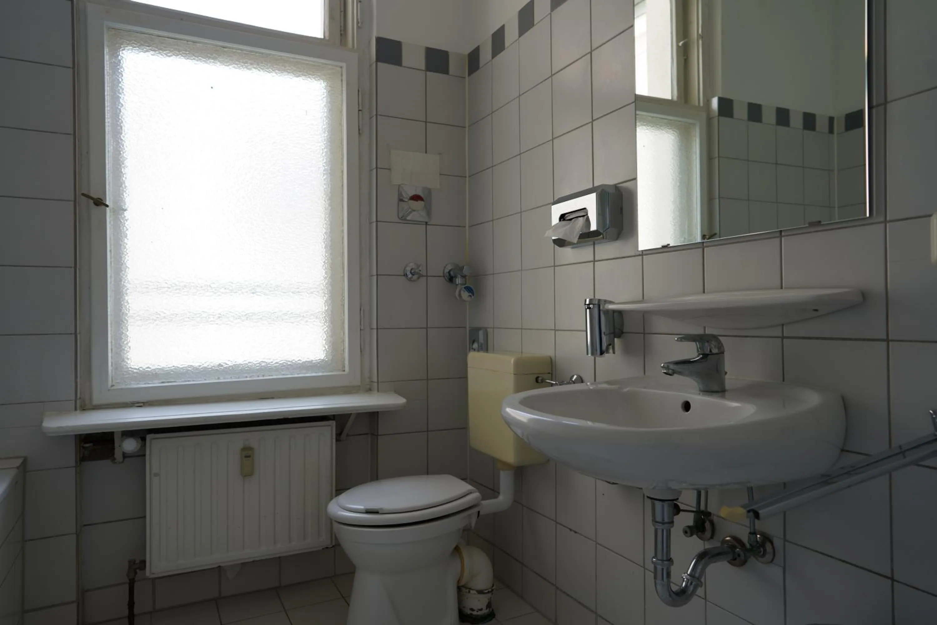 Bathroom in Hotel Ambert