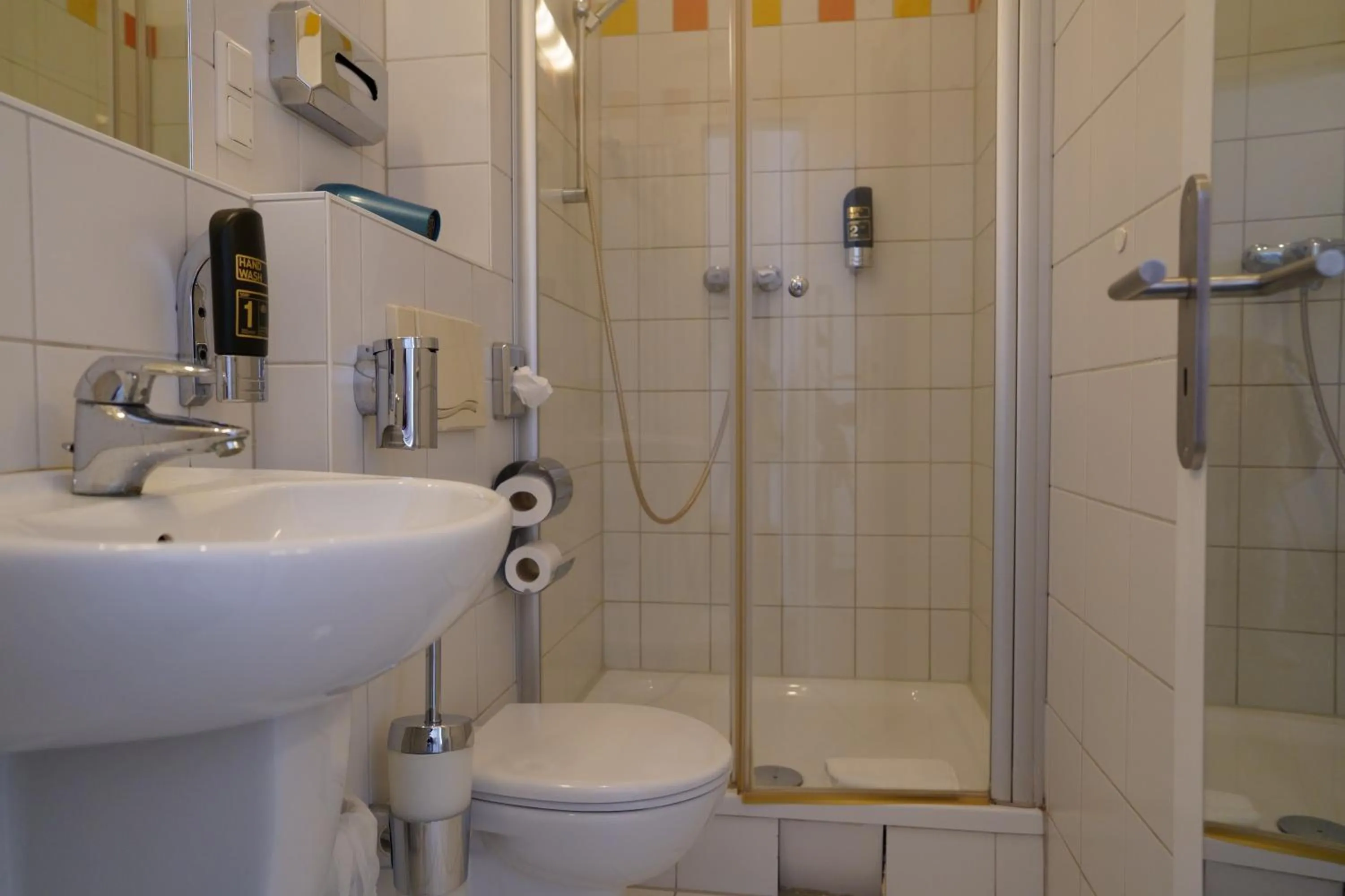 Bathroom in Hotel Ambert