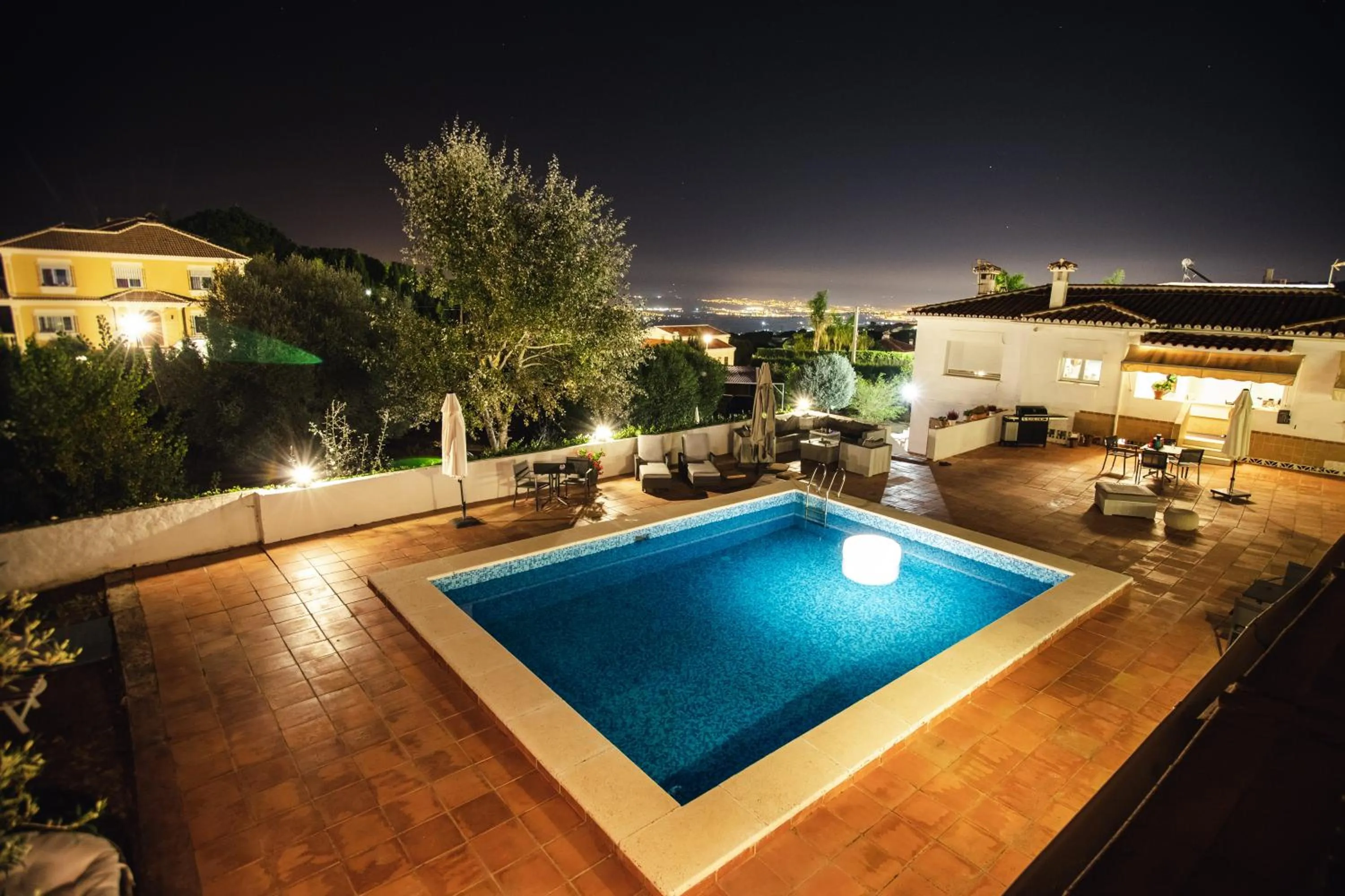 Pool view in B&B Casa Rubí