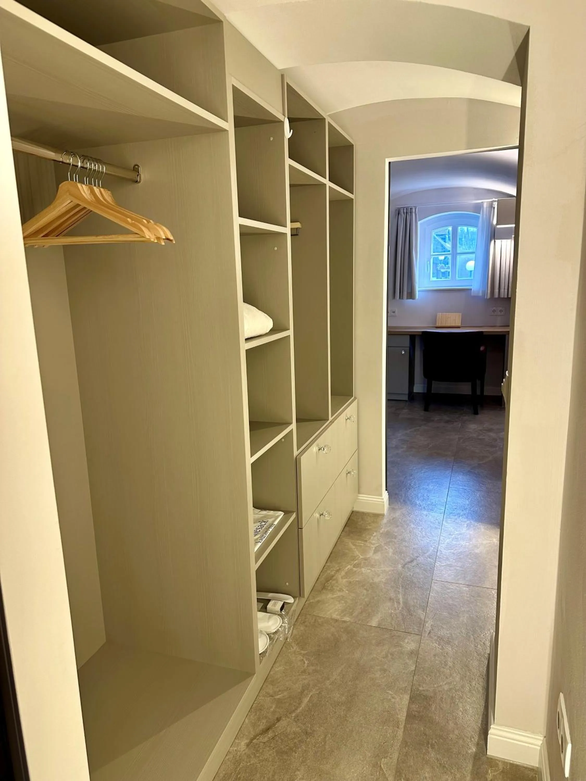 wardrobe in Hotelanlage Starick