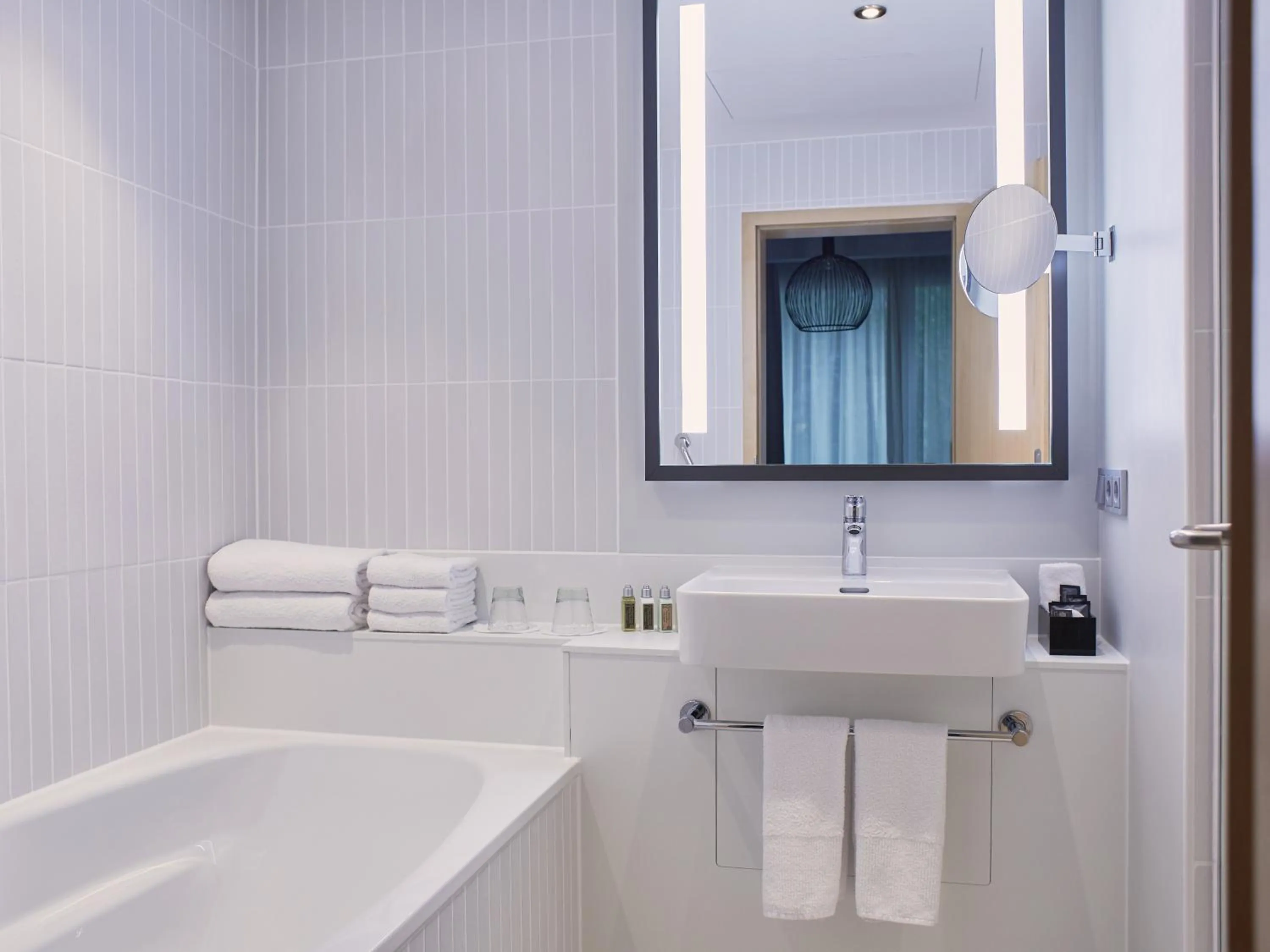 Toilet in Hotel Mondial am Dom Cologne MGallery