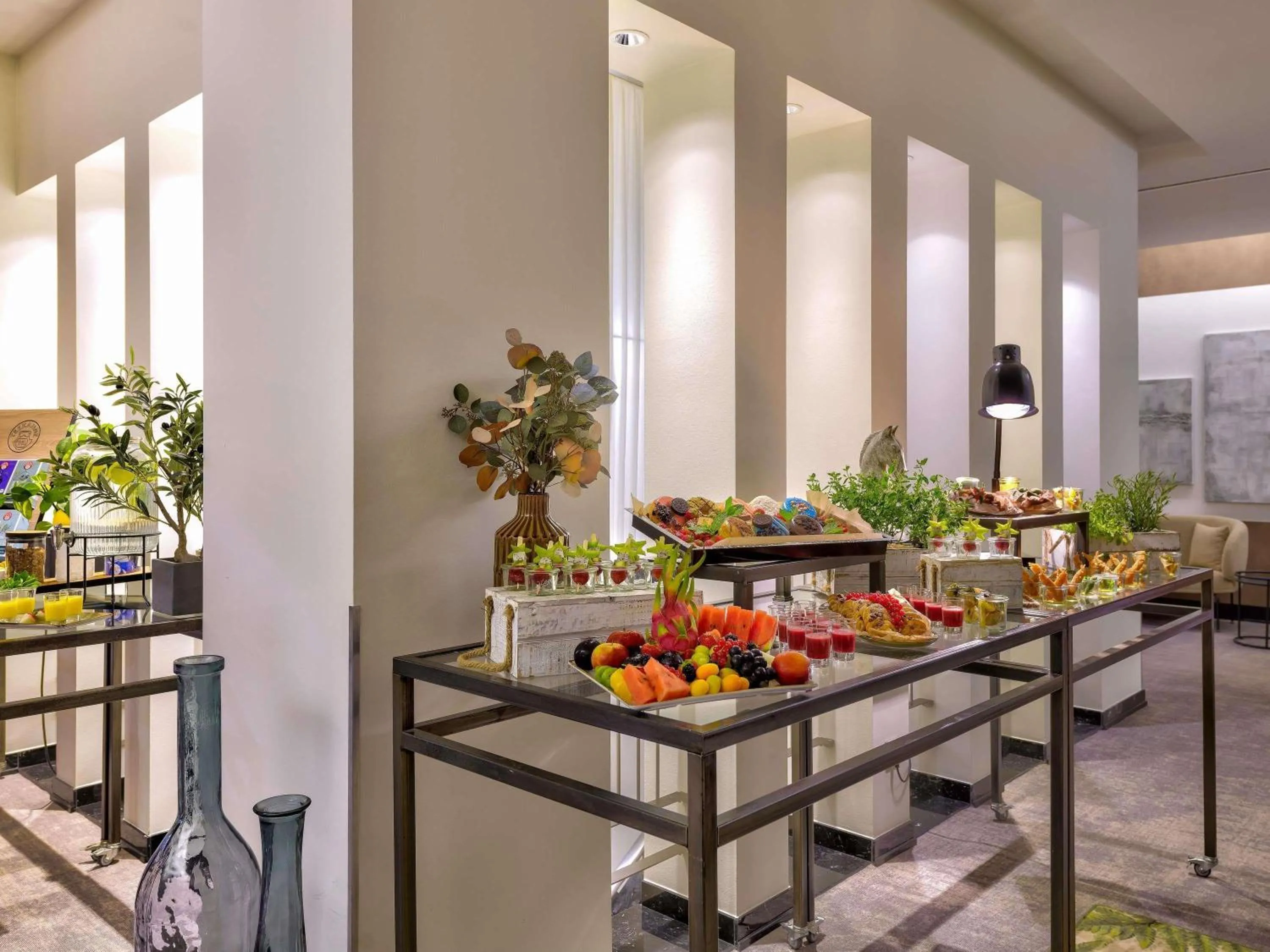 Meeting/conference room in Hotel Mondial am Dom Cologne MGallery