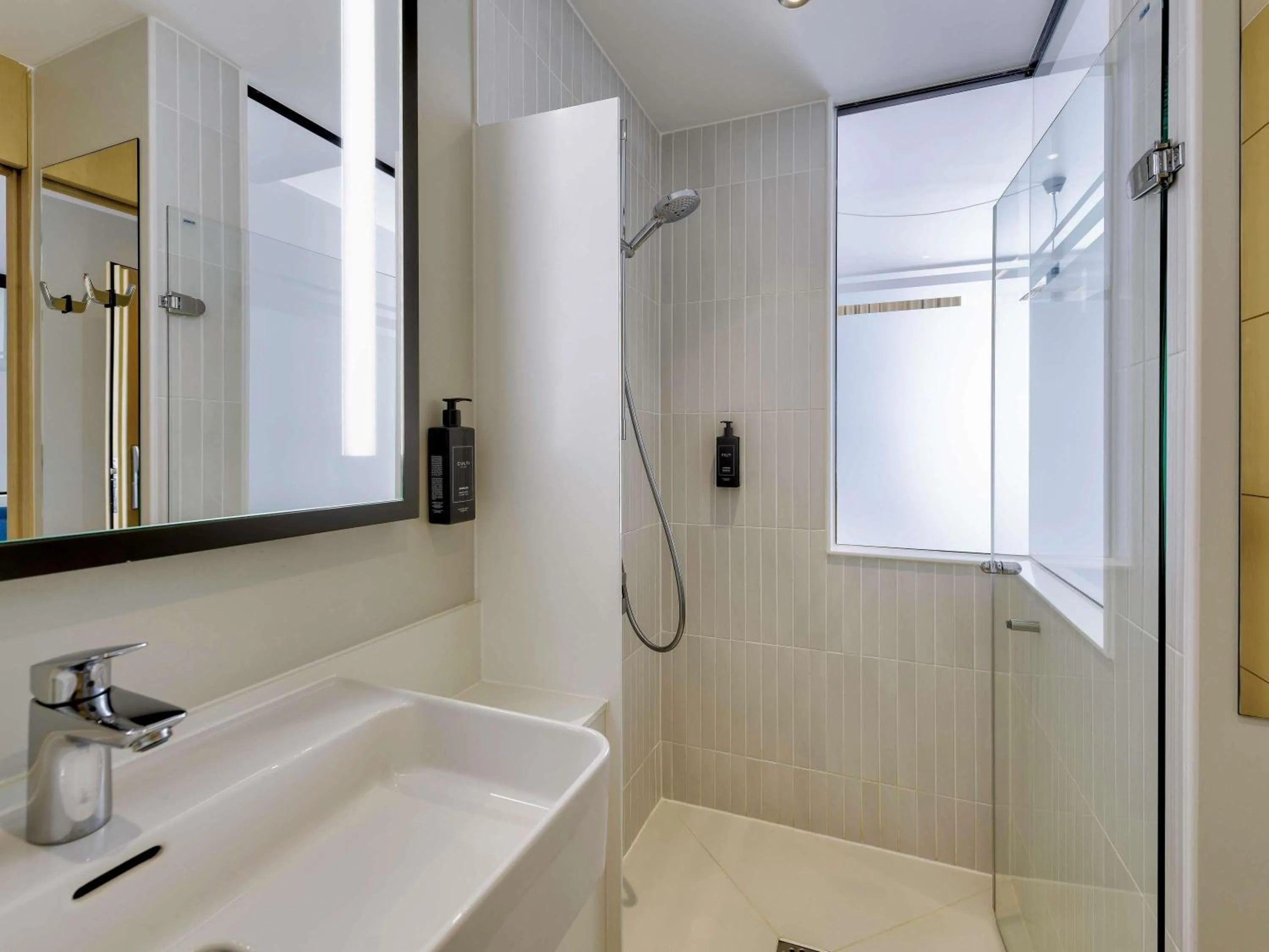 Bedroom in Hotel Mondial am Dom Cologne MGallery