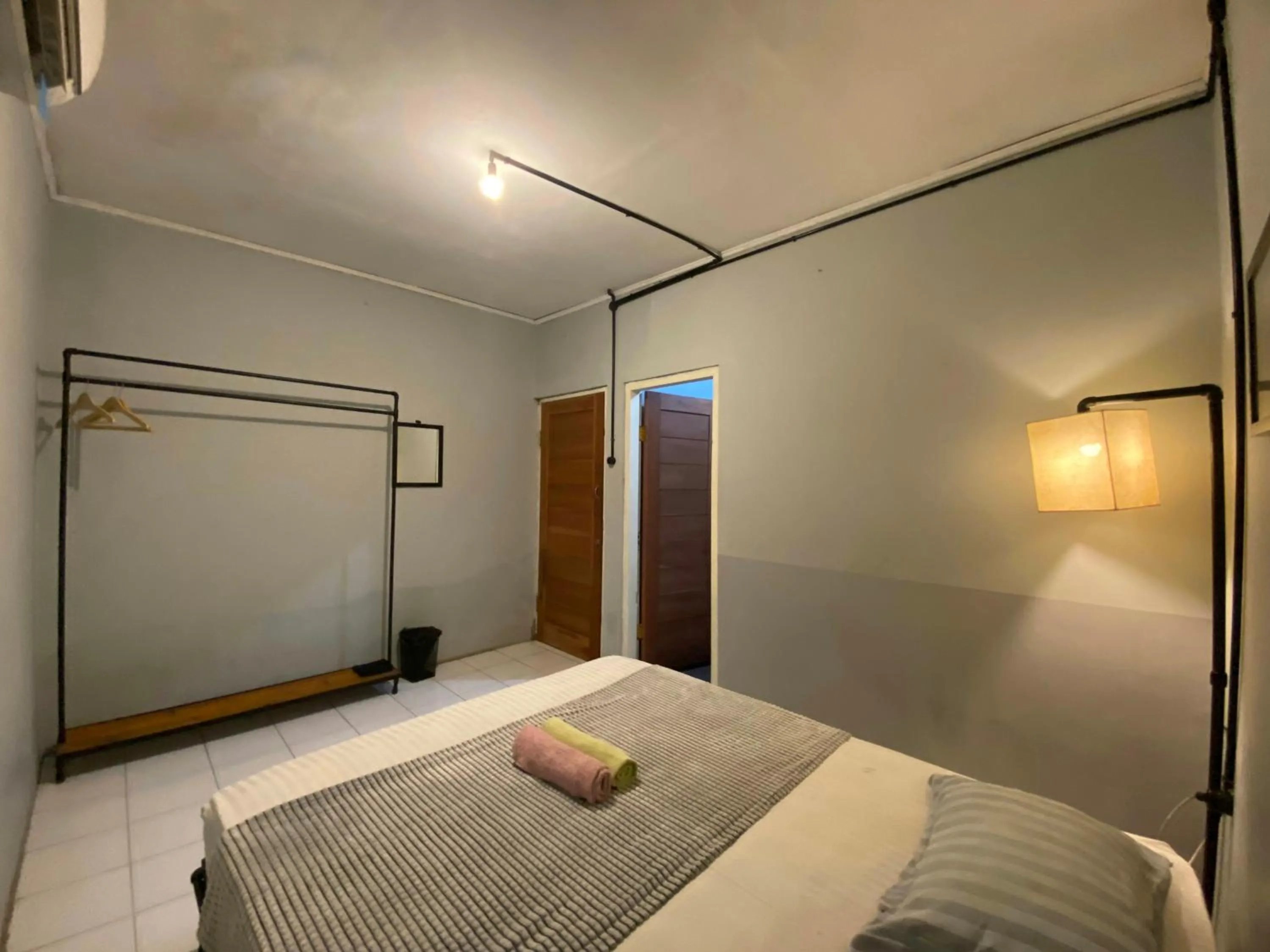 Bedroom, Bed in Reeneo Guesthouse