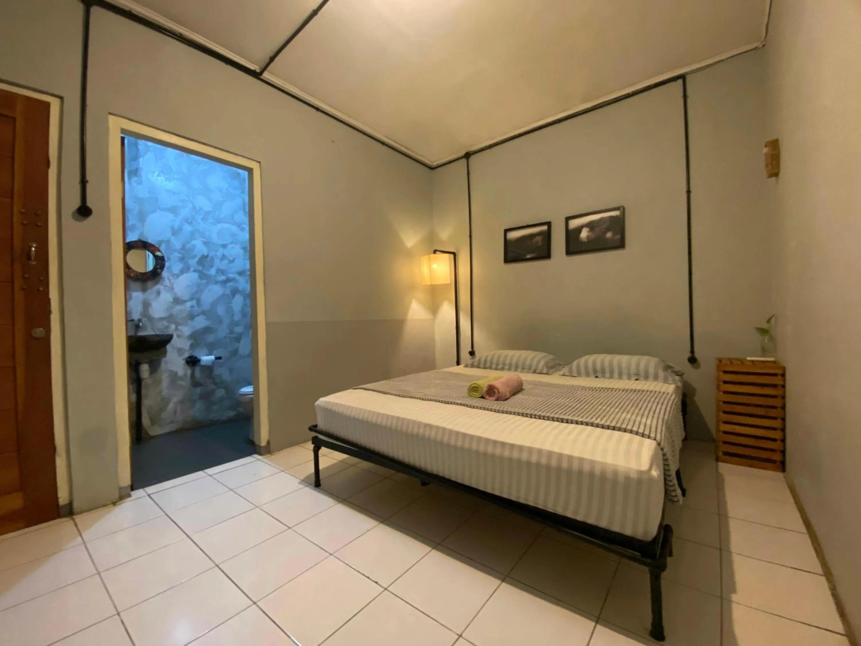 Bedroom, Bed in Reeneo Guesthouse