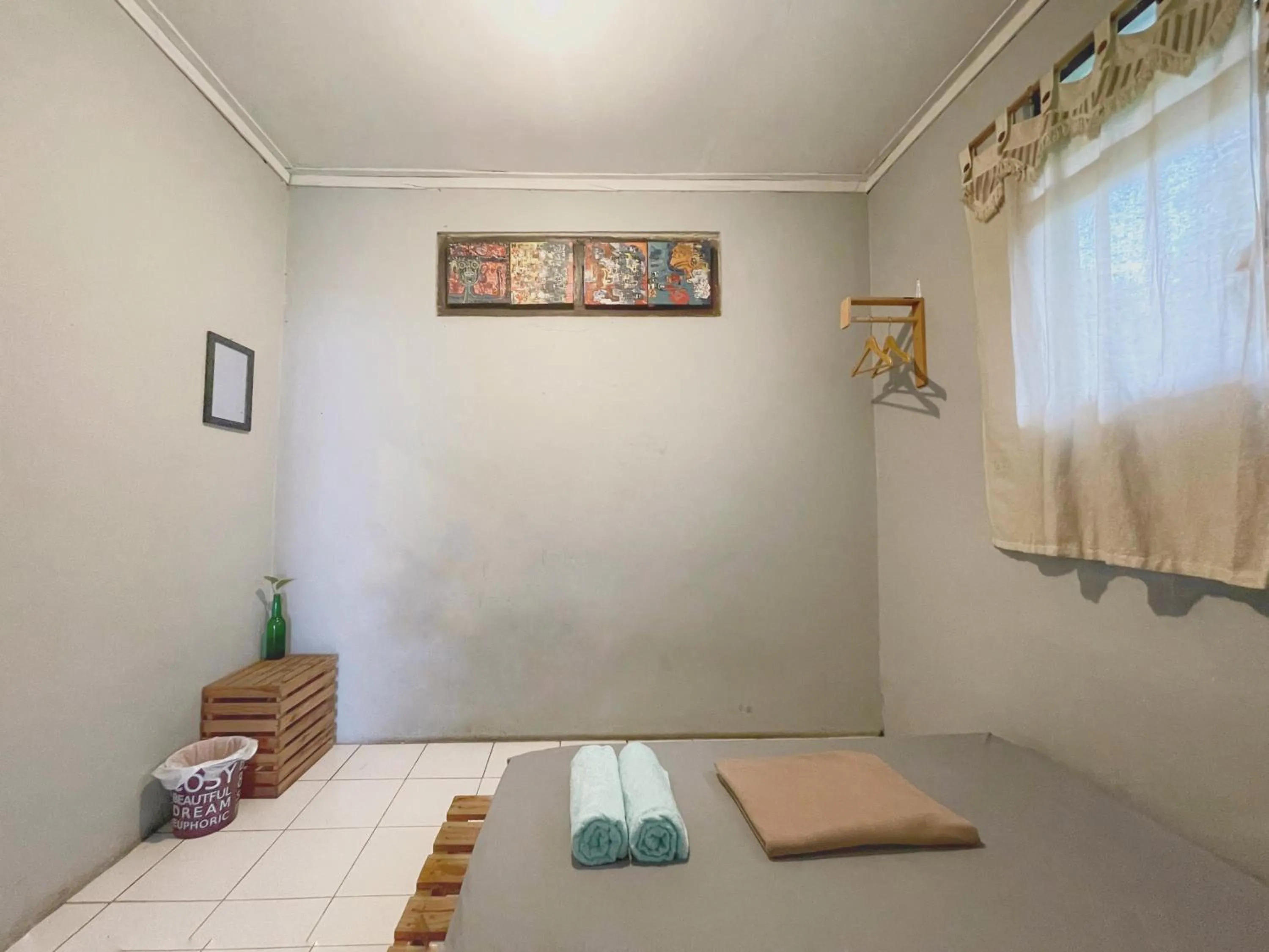 Bedroom, Bed in Reeneo Guesthouse