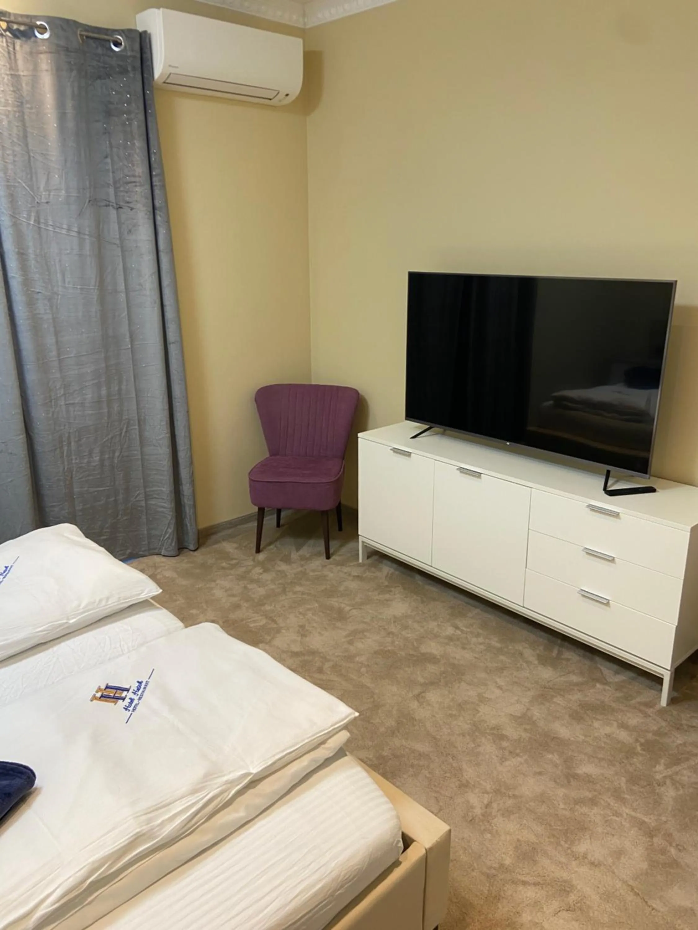 Bed in Hotel Restaurant Hesch