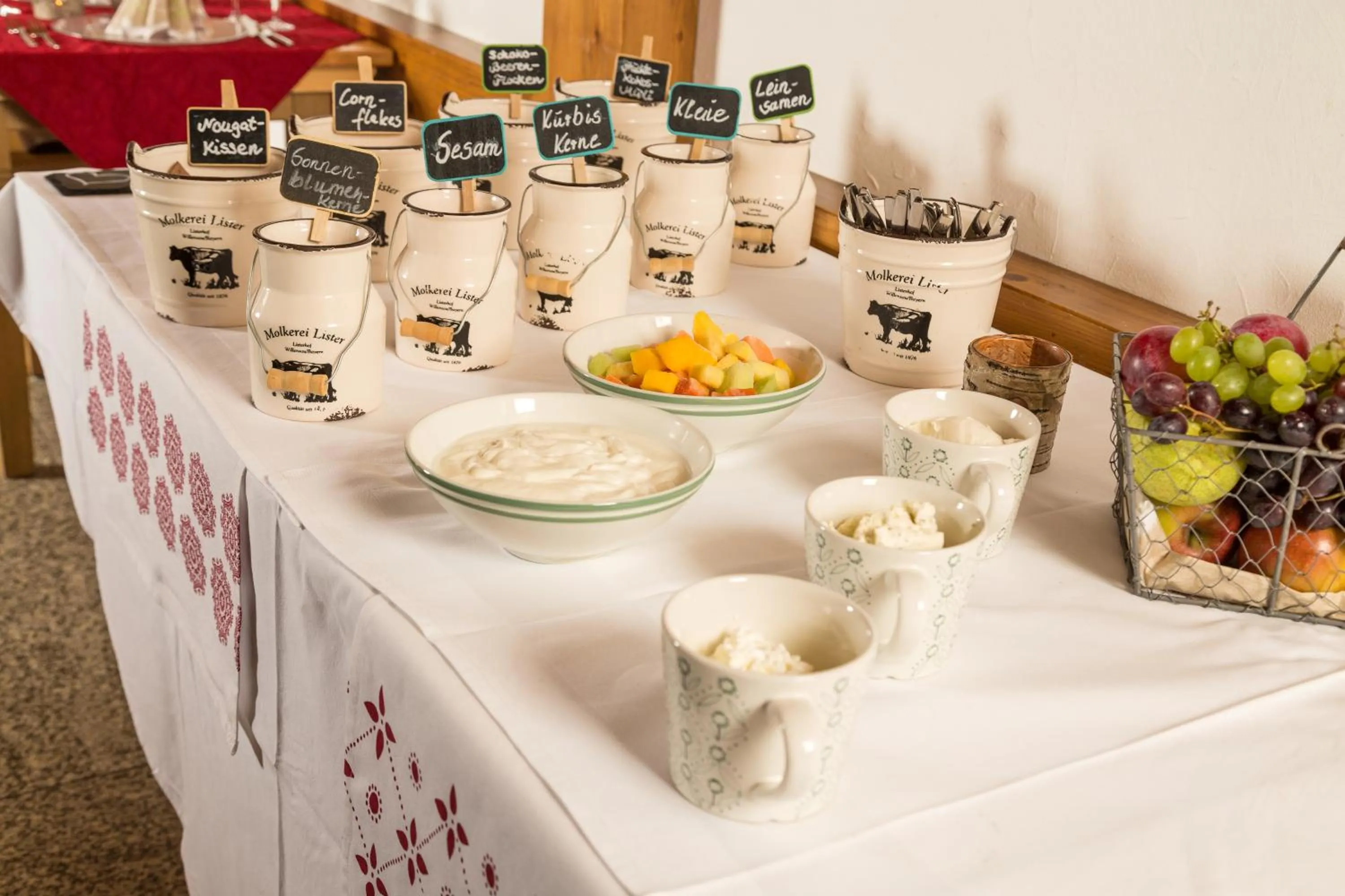 Buffet breakfast in Hotel und Apartements im Forellenbach