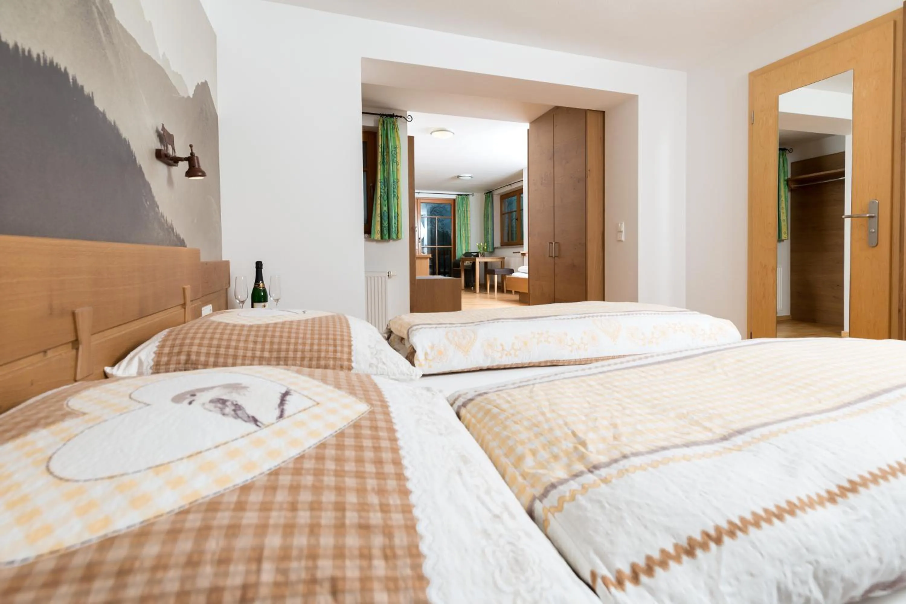 Bed in Hotel und Apartements im Forellenbach