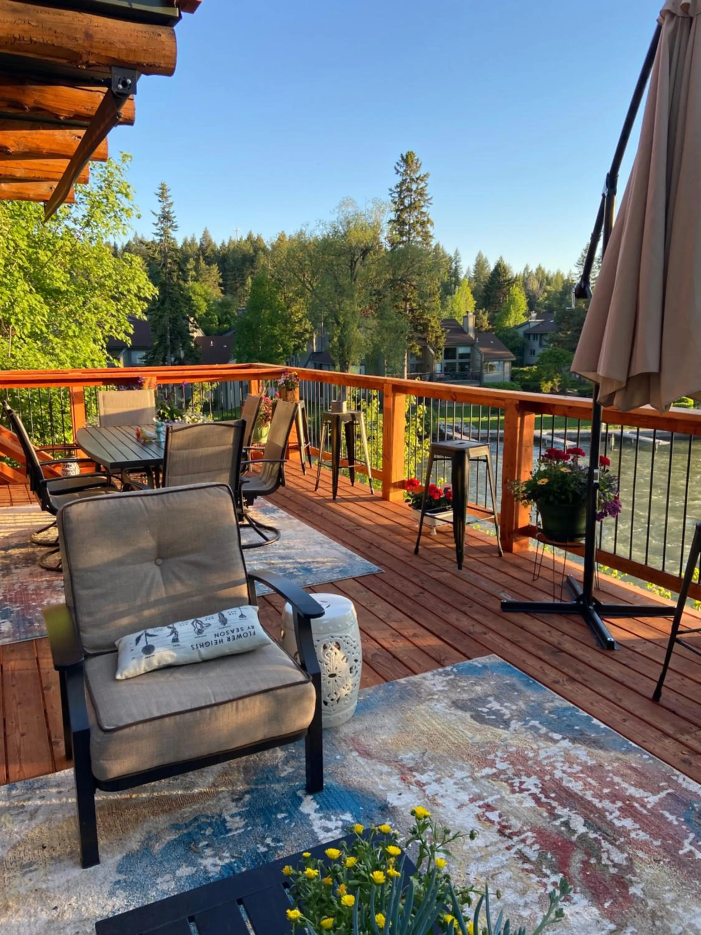 Balcony/Terrace in THE INN Bigfork Bay