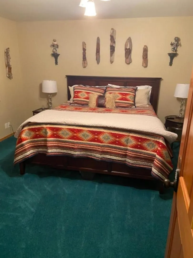 Bed in THE INN Bigfork Bay