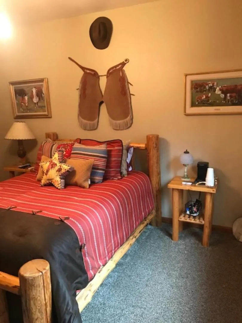 Bed in THE INN Bigfork Bay