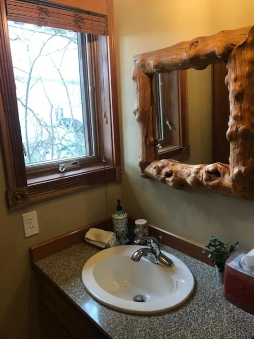 Bathroom in THE INN Bigfork Bay
