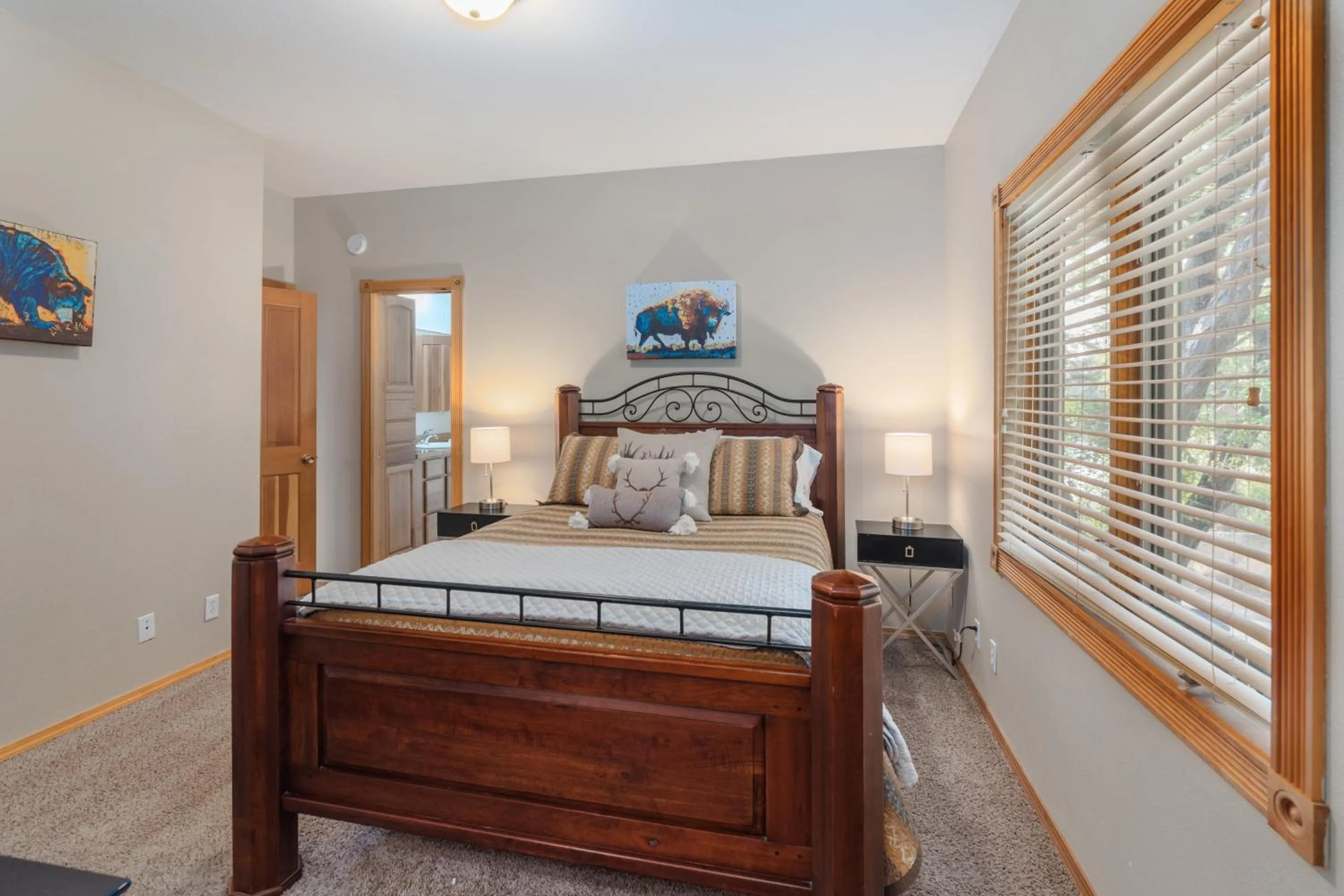 Bed in THE INN Bigfork Bay