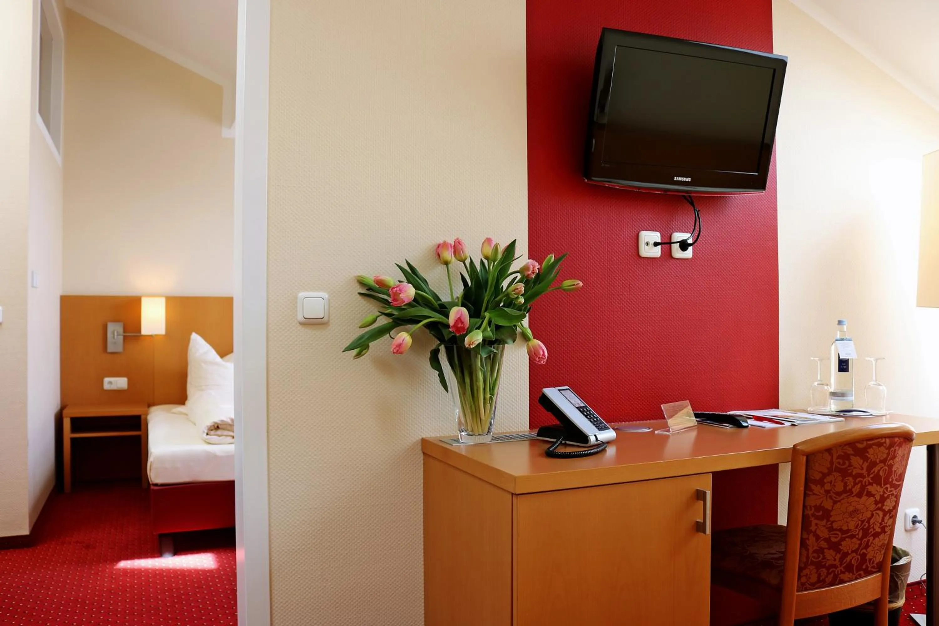 Photo of the whole room, Bed in Air in Berlin