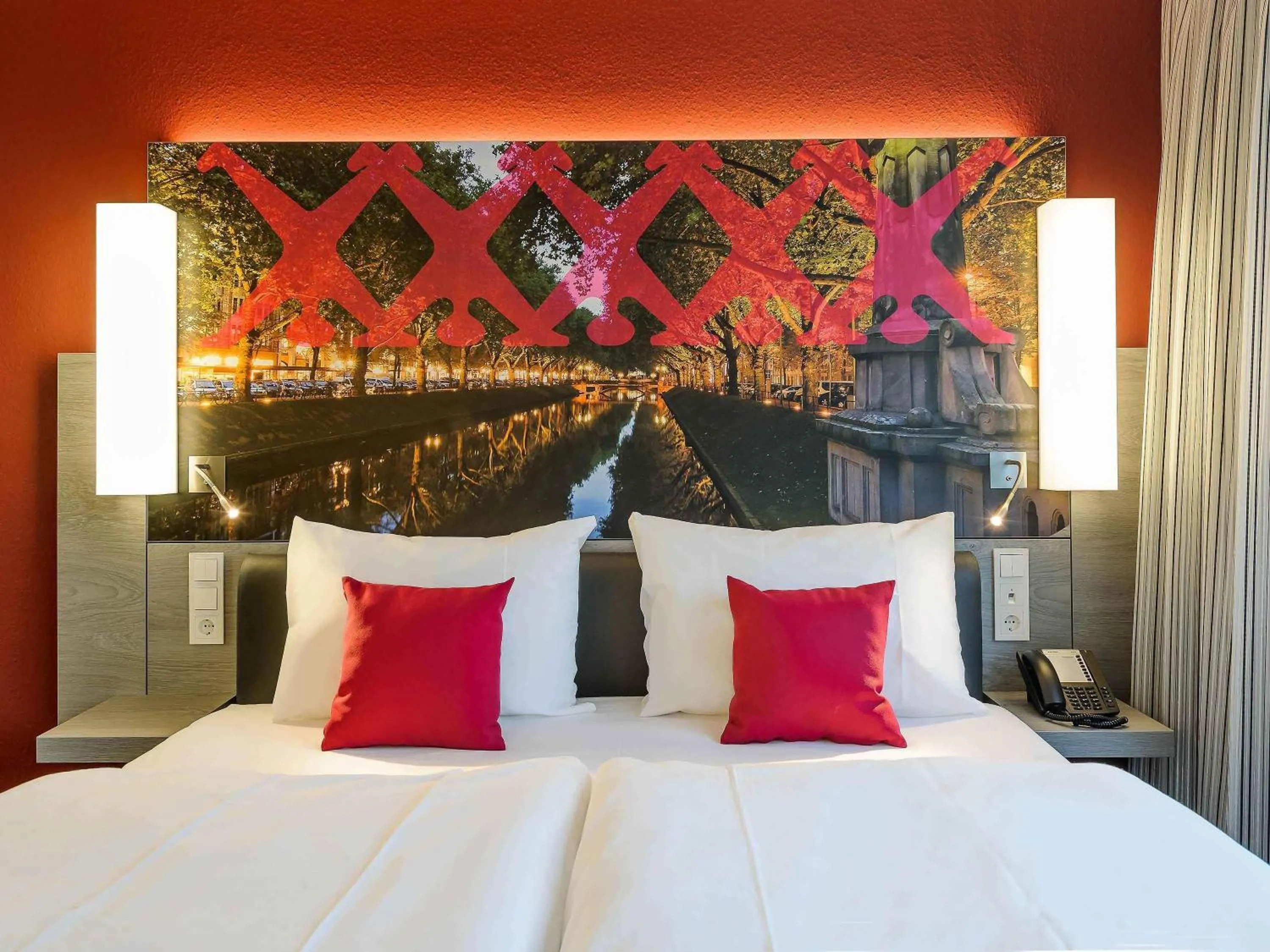 Bedroom, Bed in Mercure Hotel Düsseldorf Zentrum