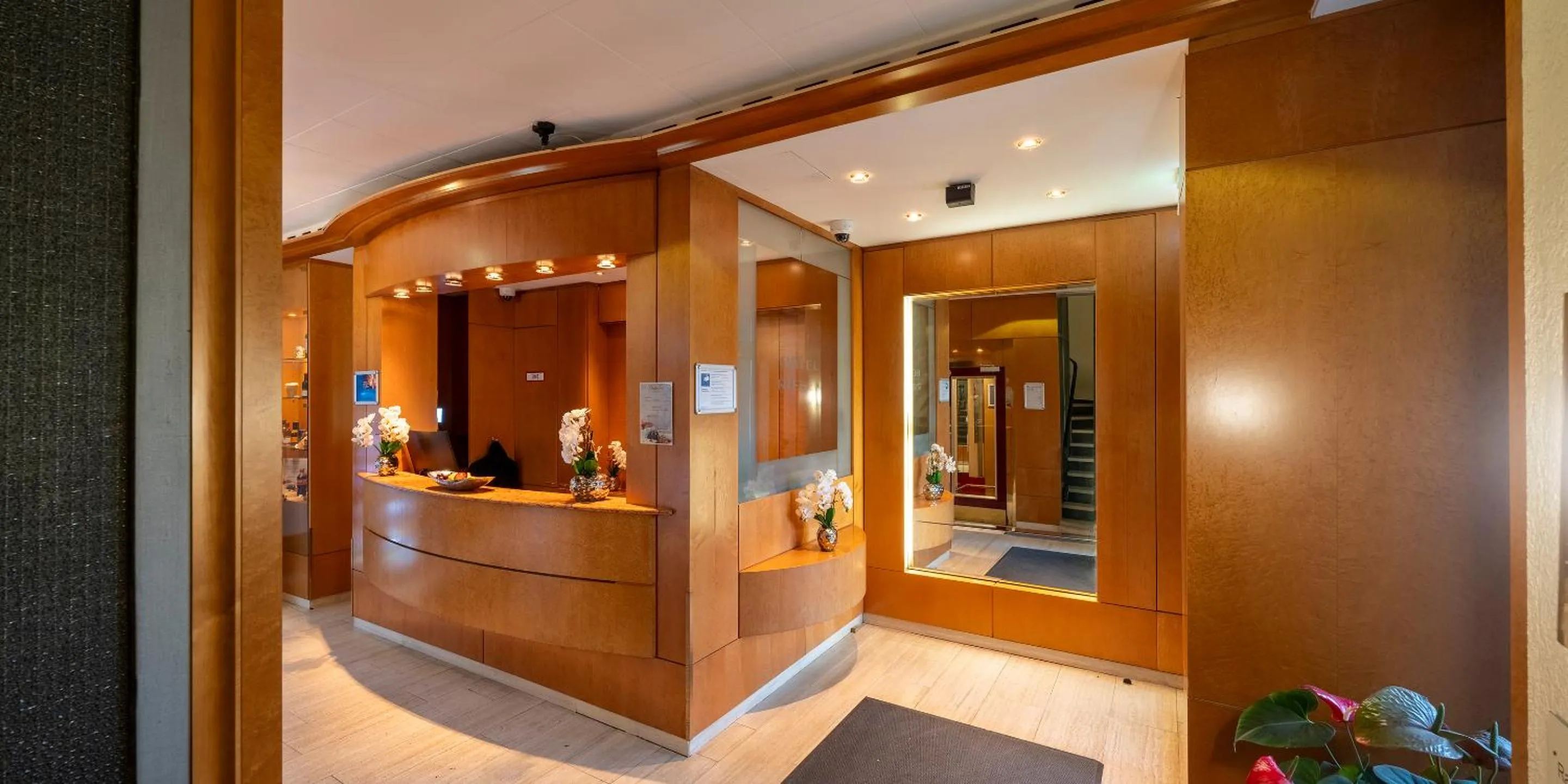 Lobby or reception in PLAZA INN Rieker Stuttgart Hauptbahnhof